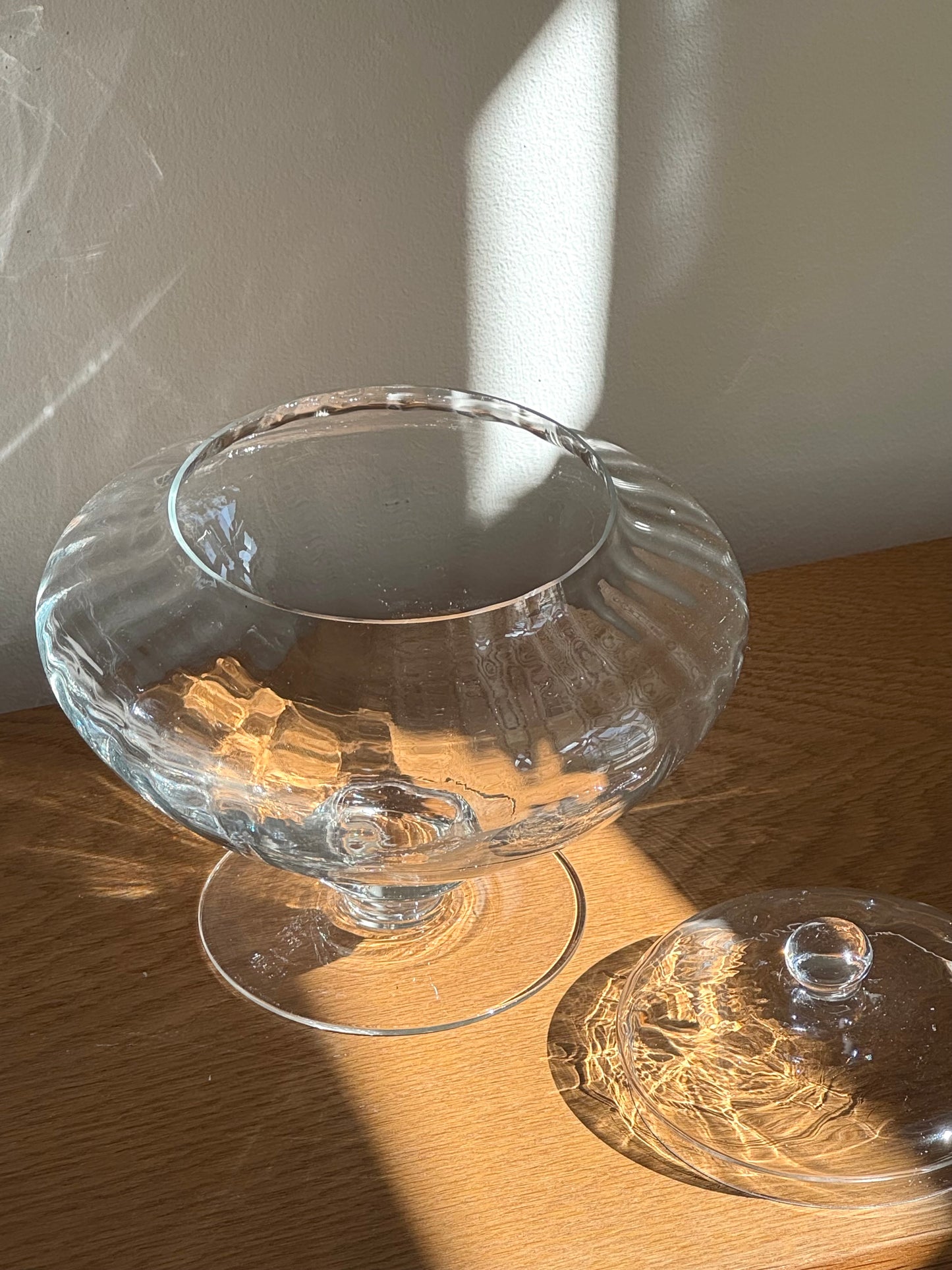Glass bonbonniere