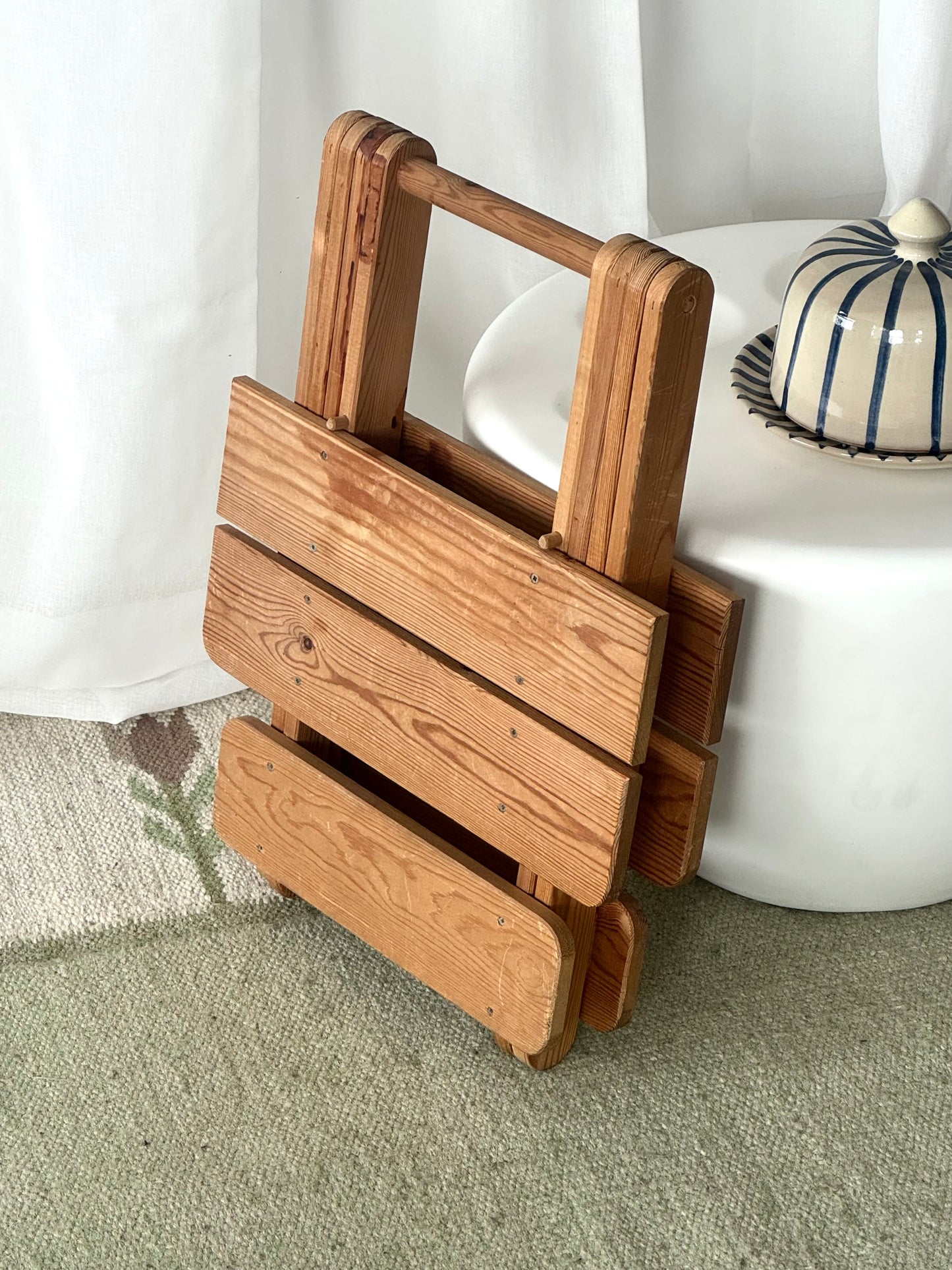 Wooden side table/stool