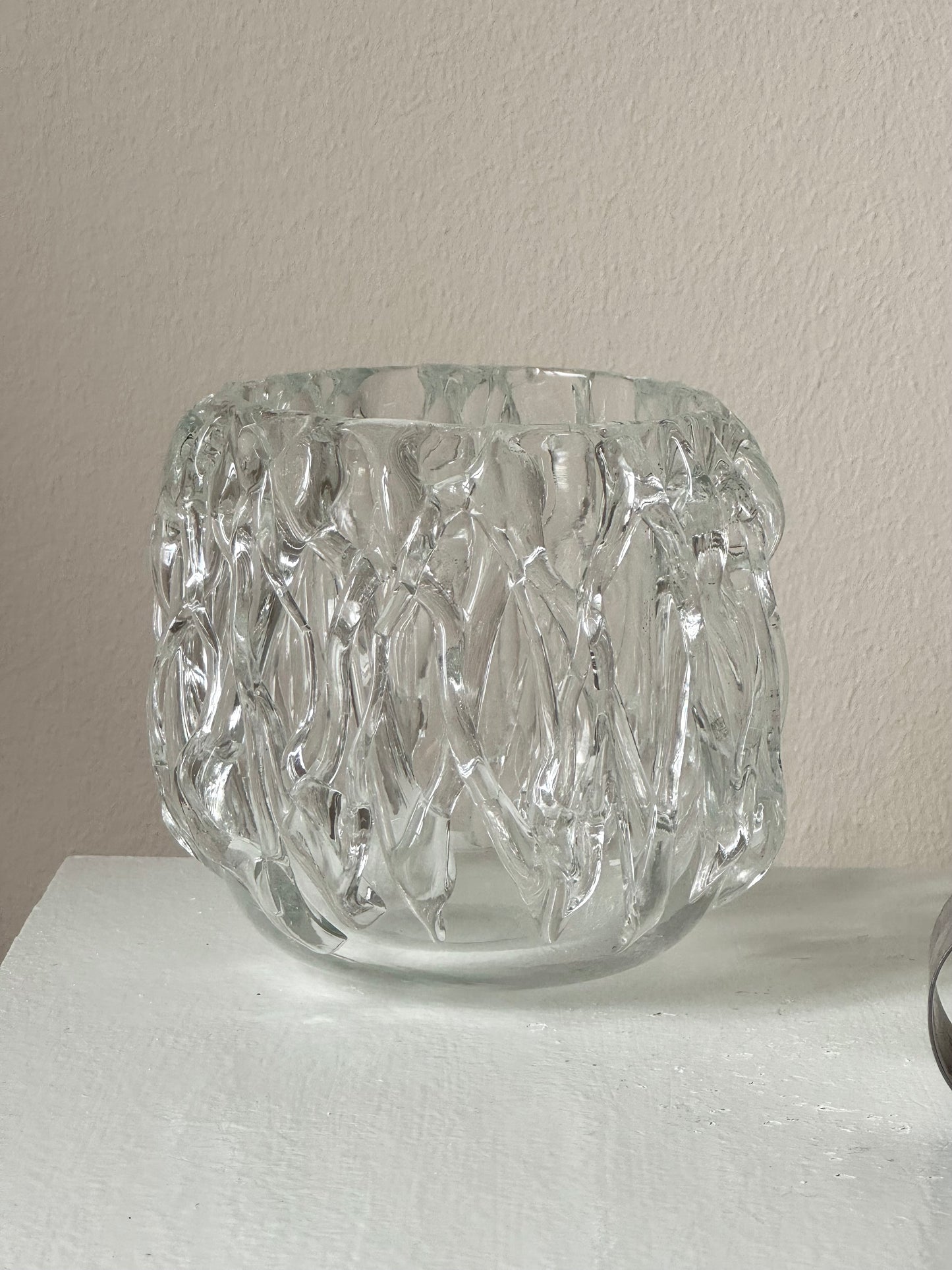 Structured vase