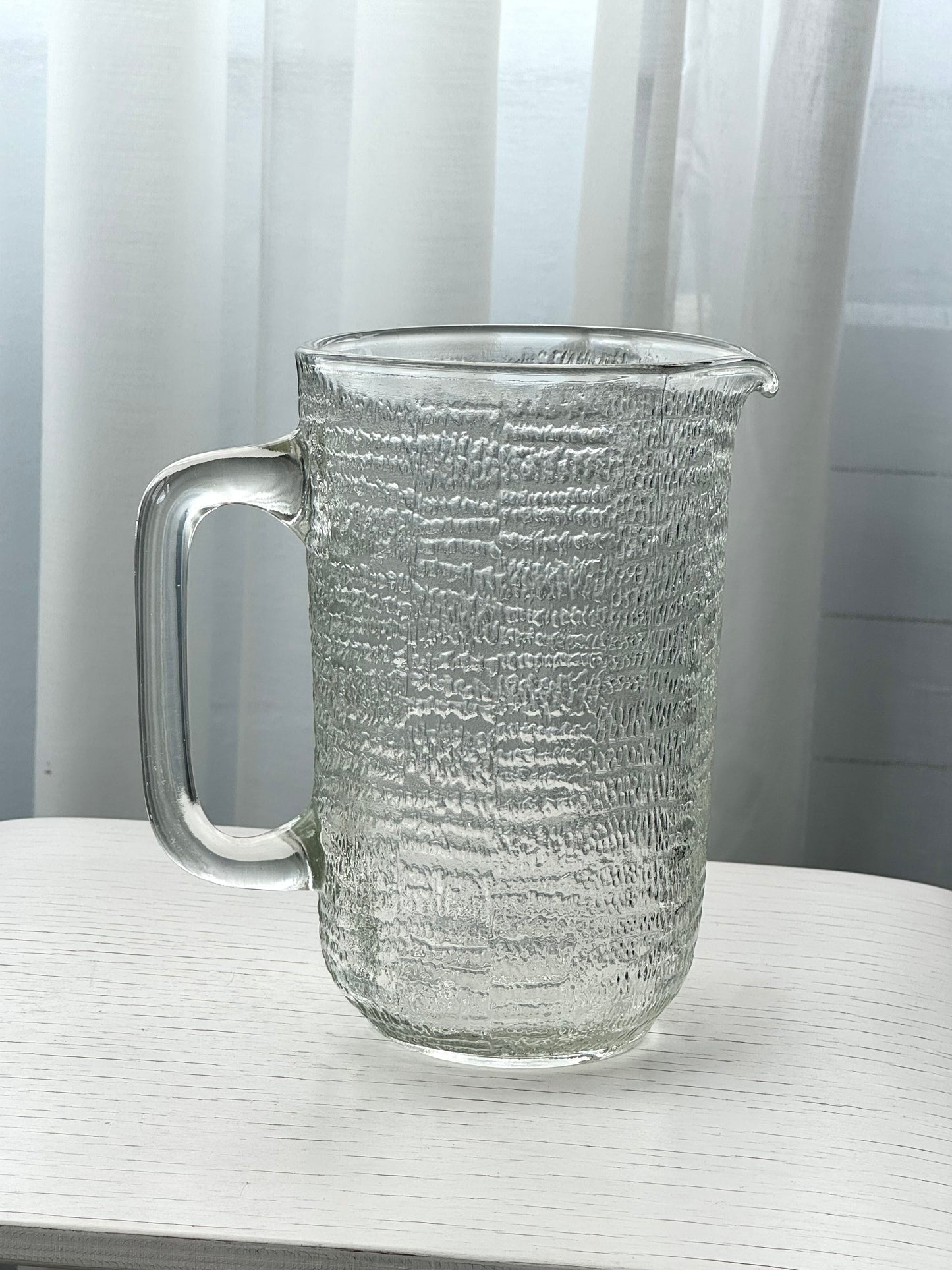 Structured jug