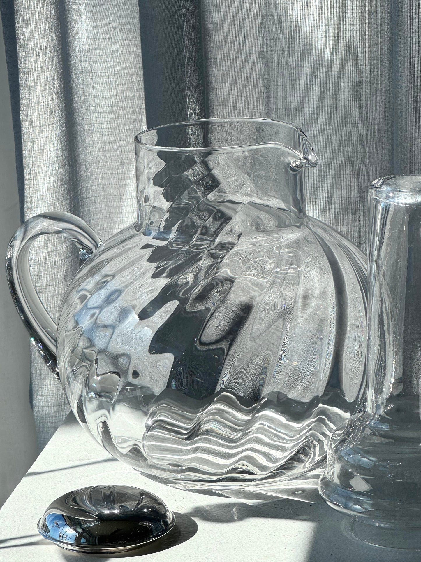 Swirling jug