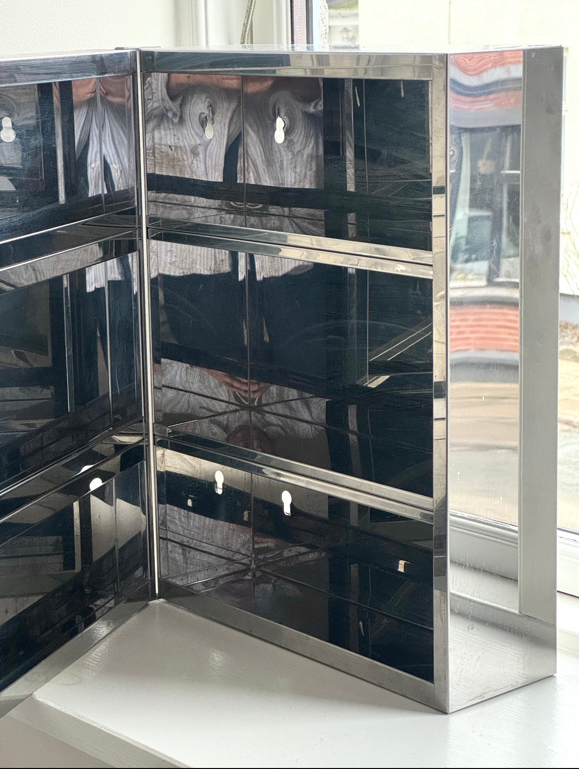 Chrome locker