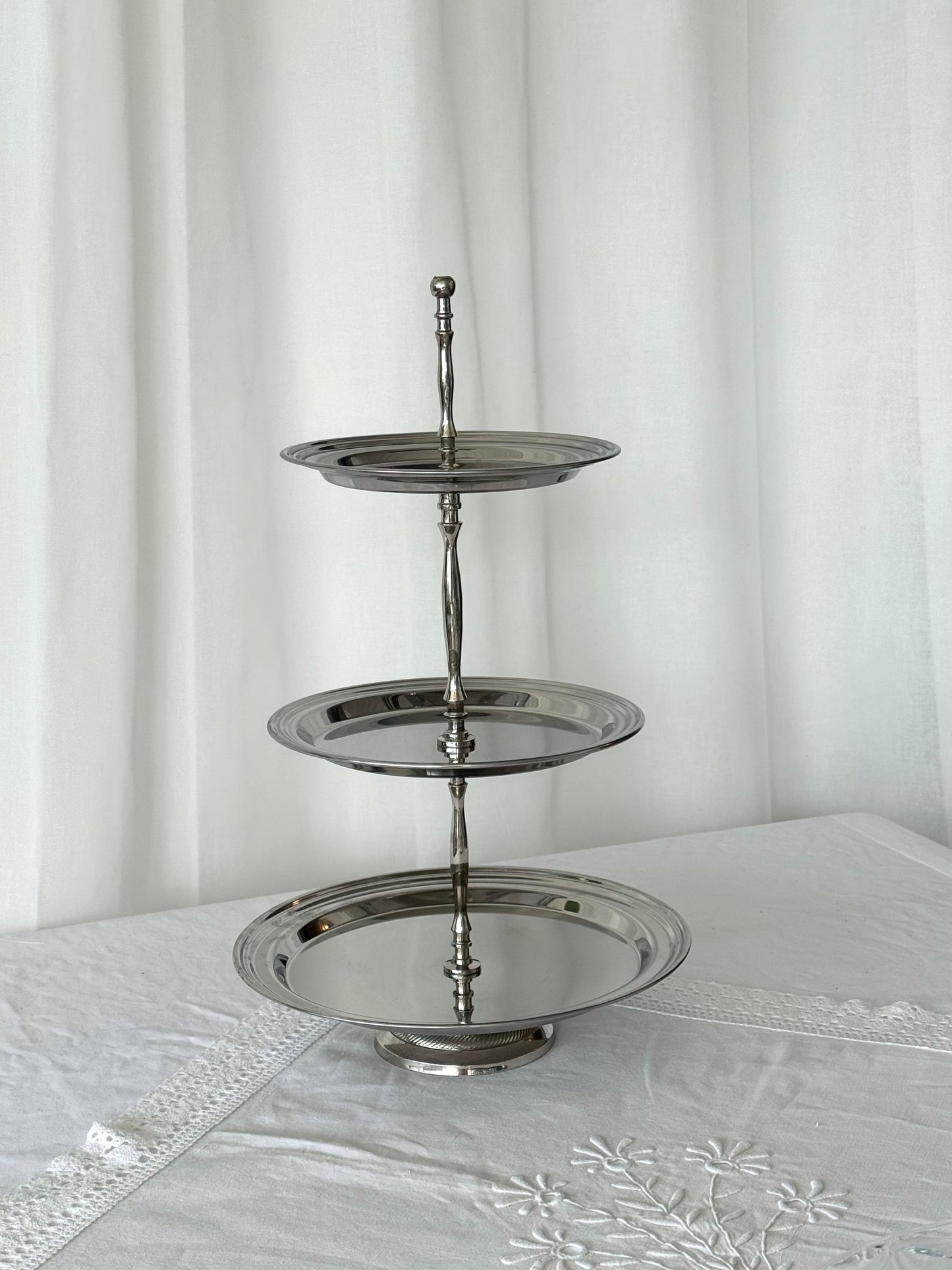 Tall etagere