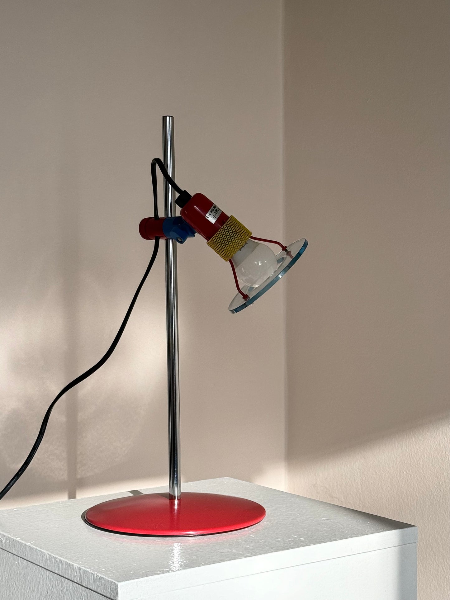 Desk lamp