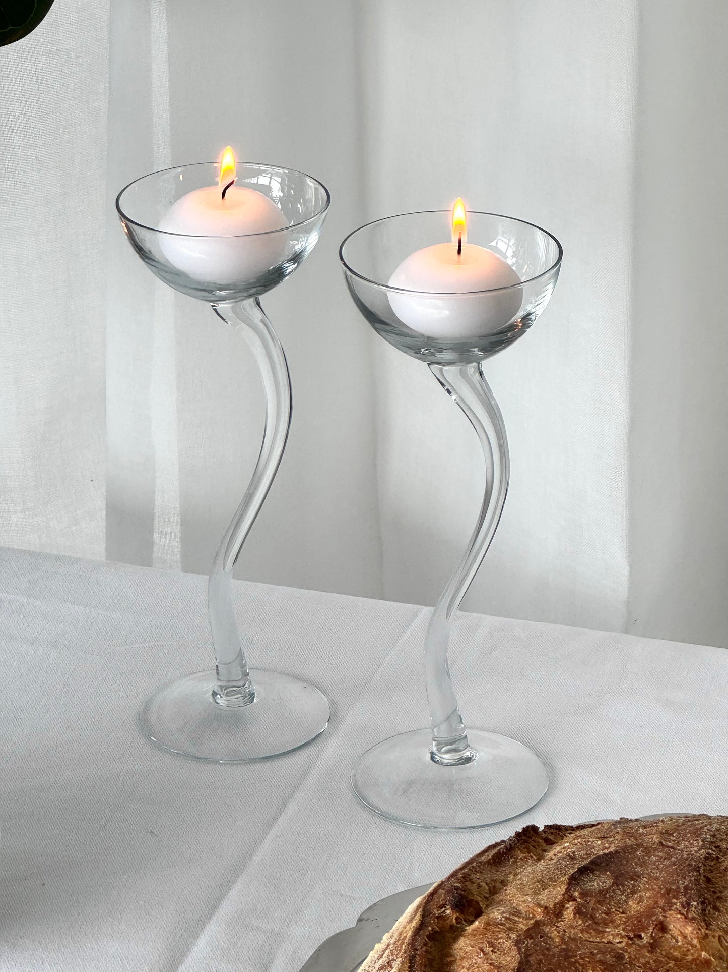 Squiggle candle holder
