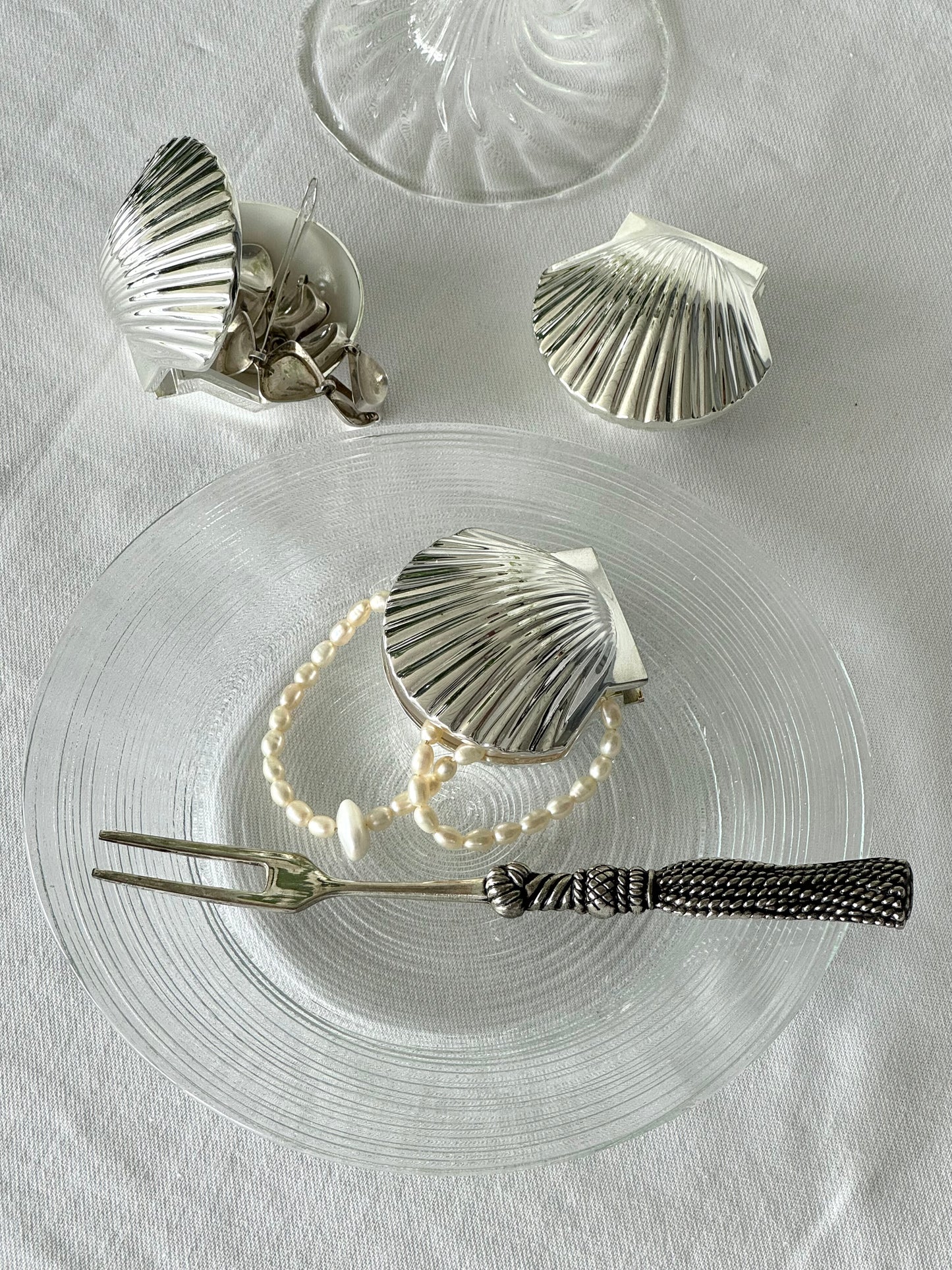 Silver plated clam