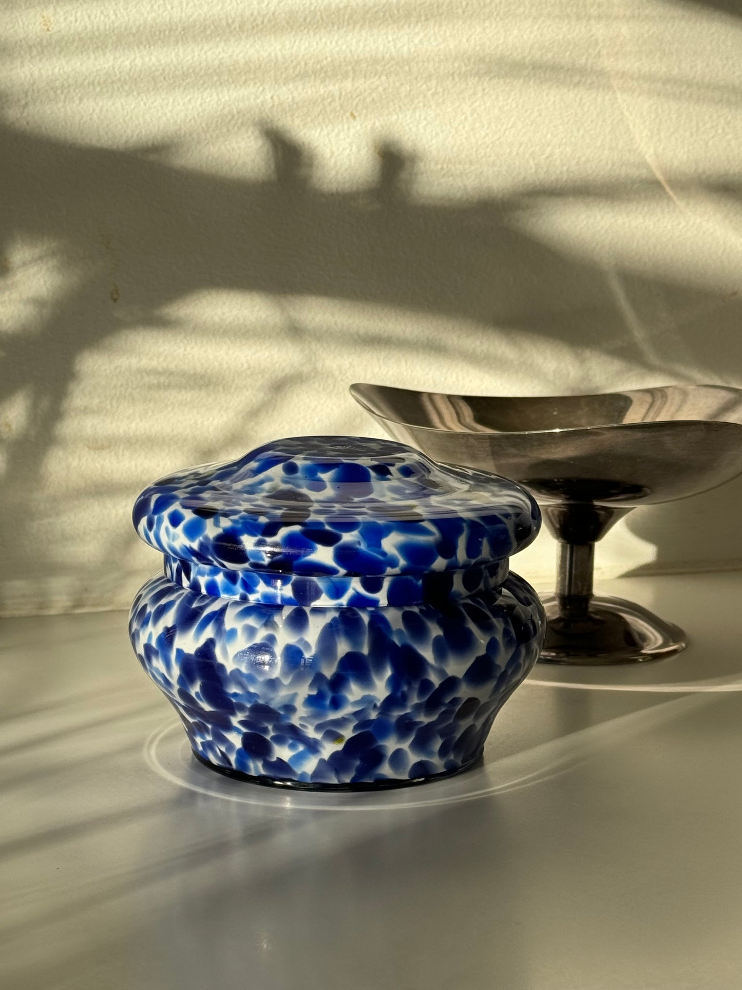 Blue spotted bonbonniere