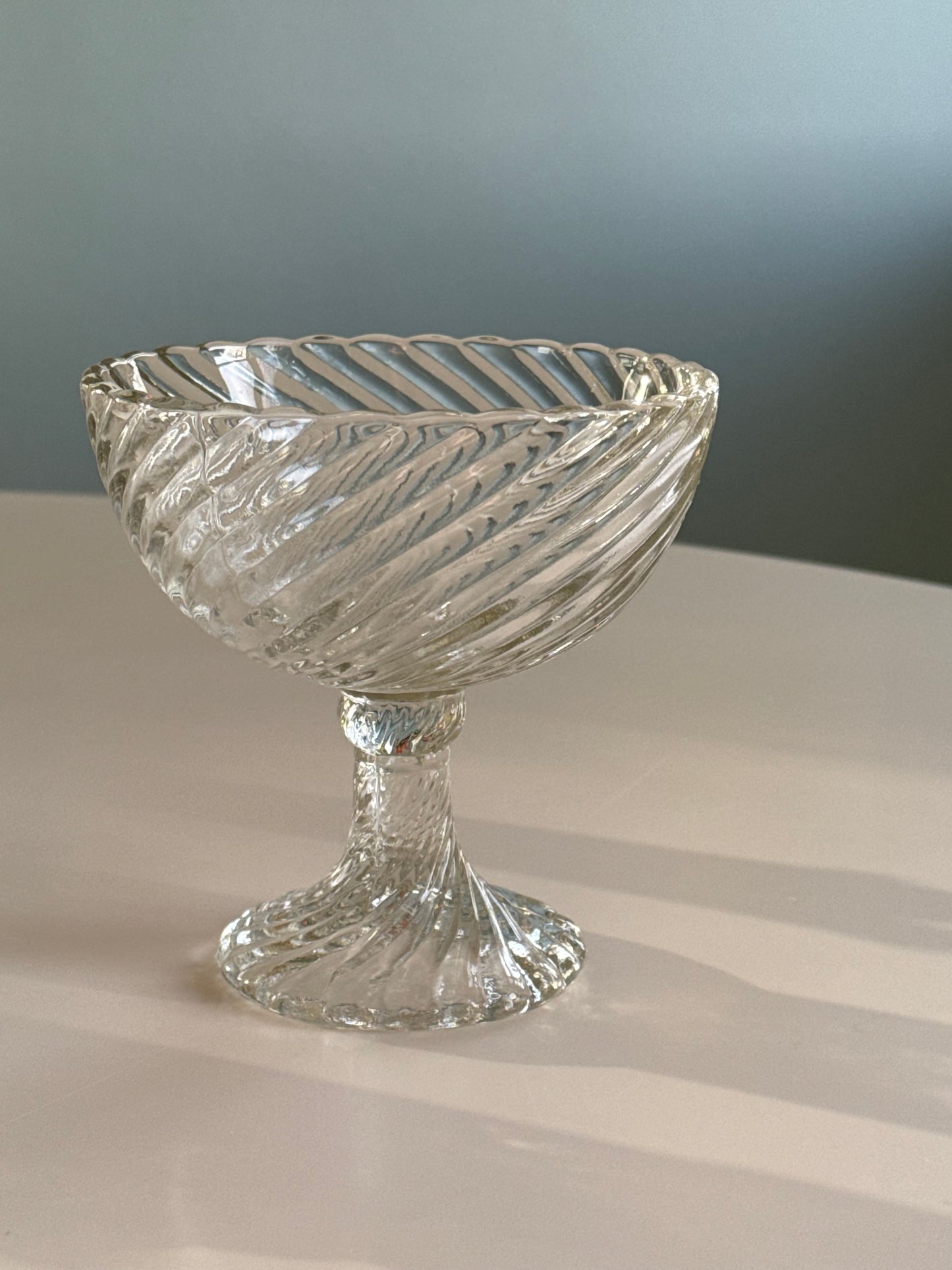 Small bowl on foot
