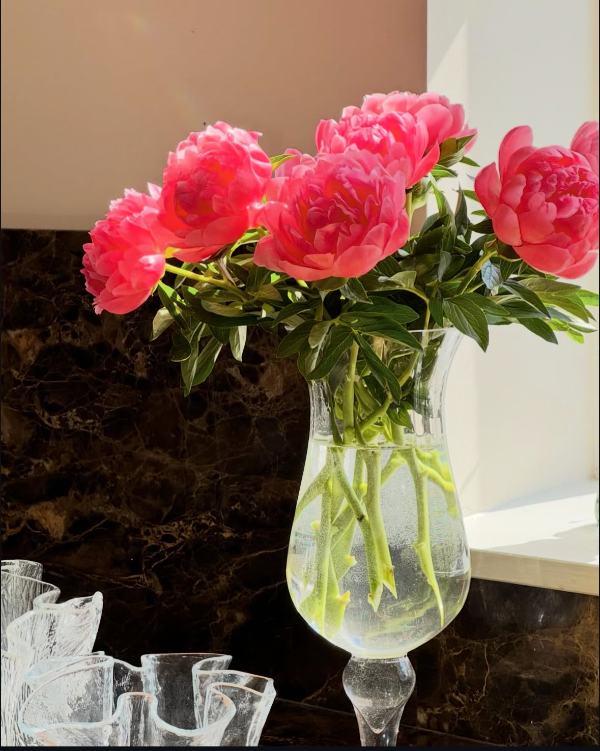 Swirling vase on foot