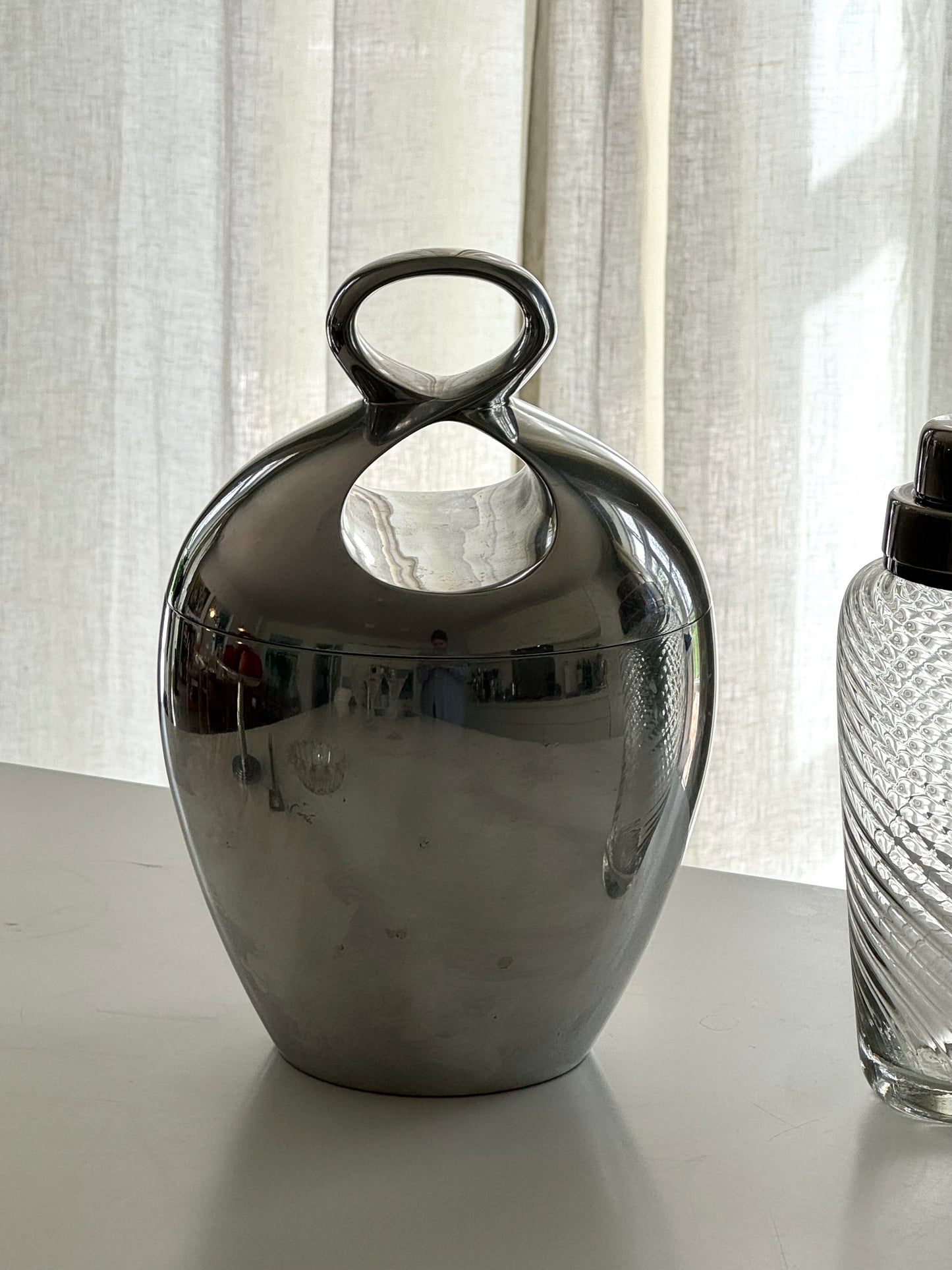 Infinity ice bucket