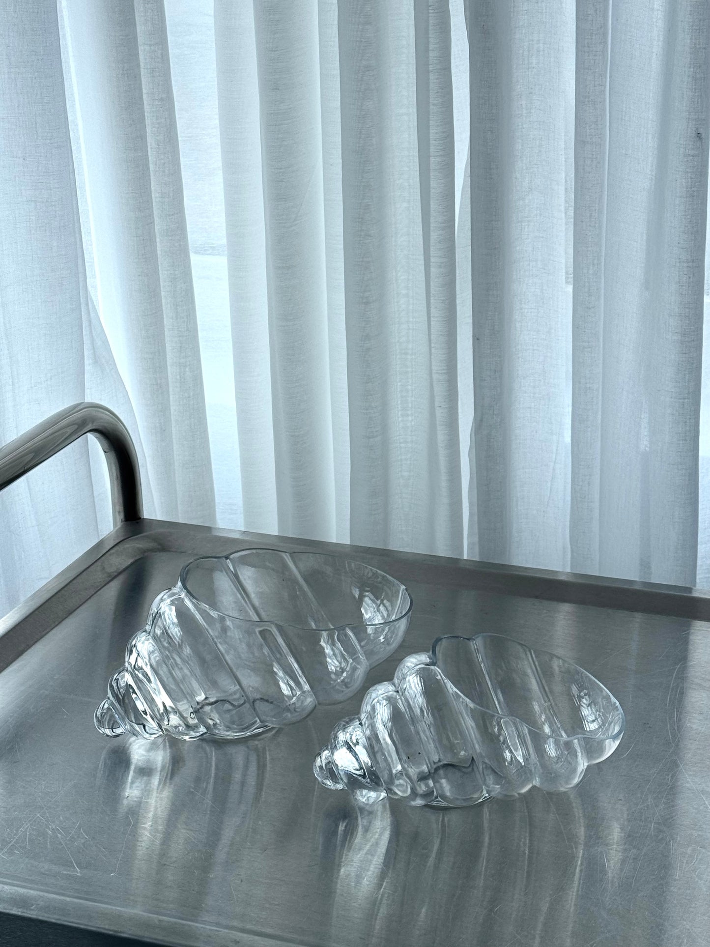 Crystal clam bowl