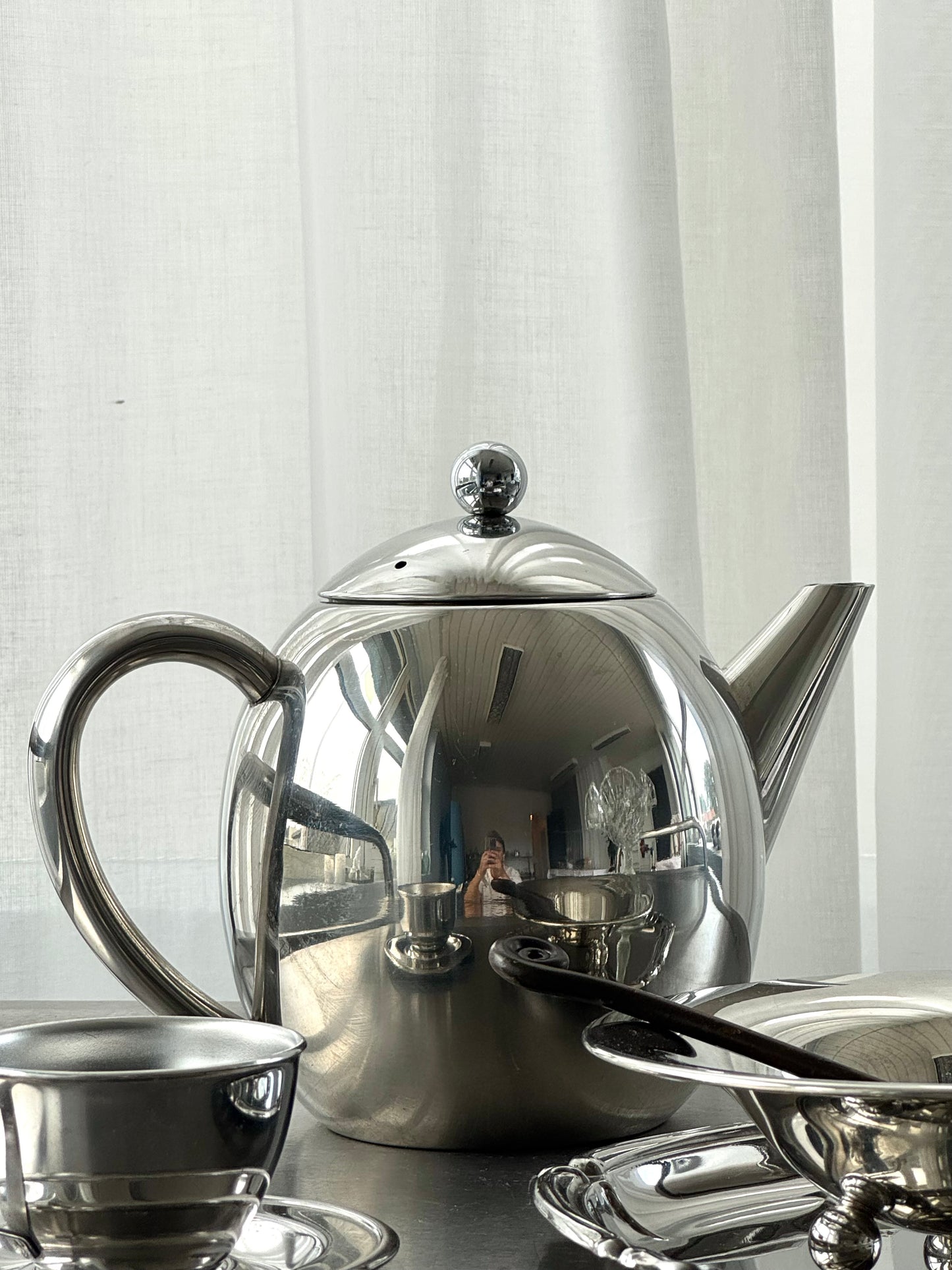 Steel tea pot