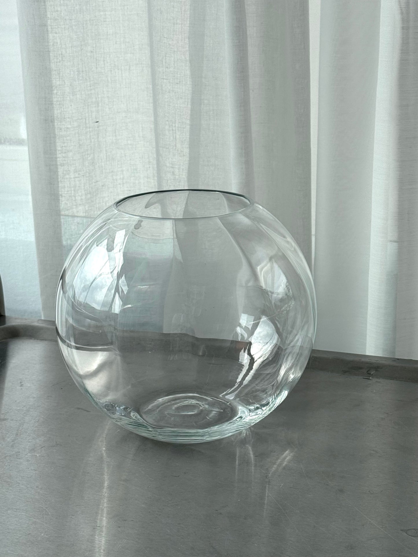Swirling round vase