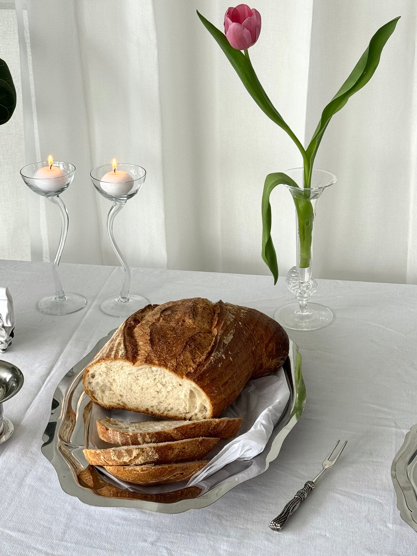 Squiggle candle holder