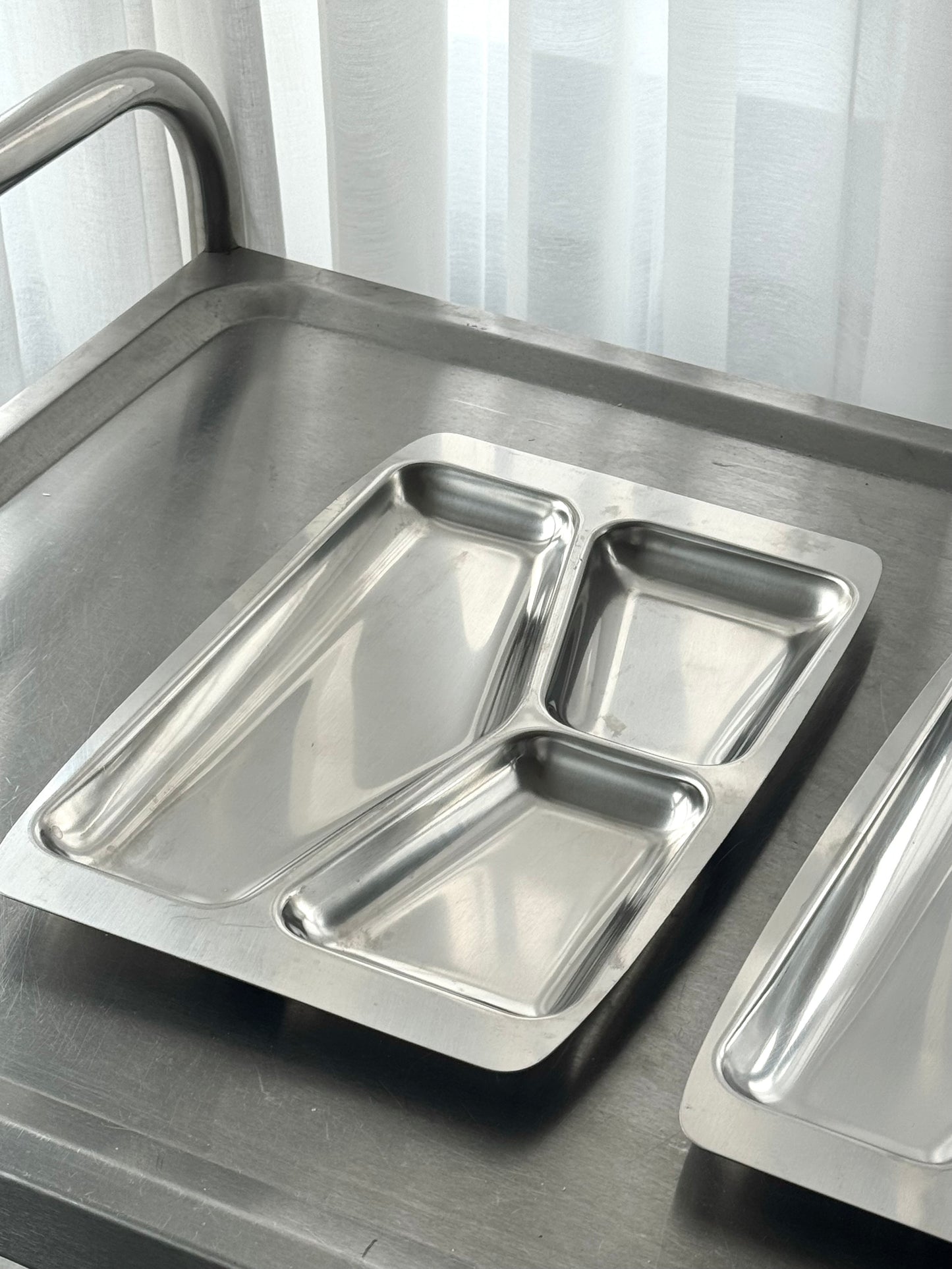 Steel dishes