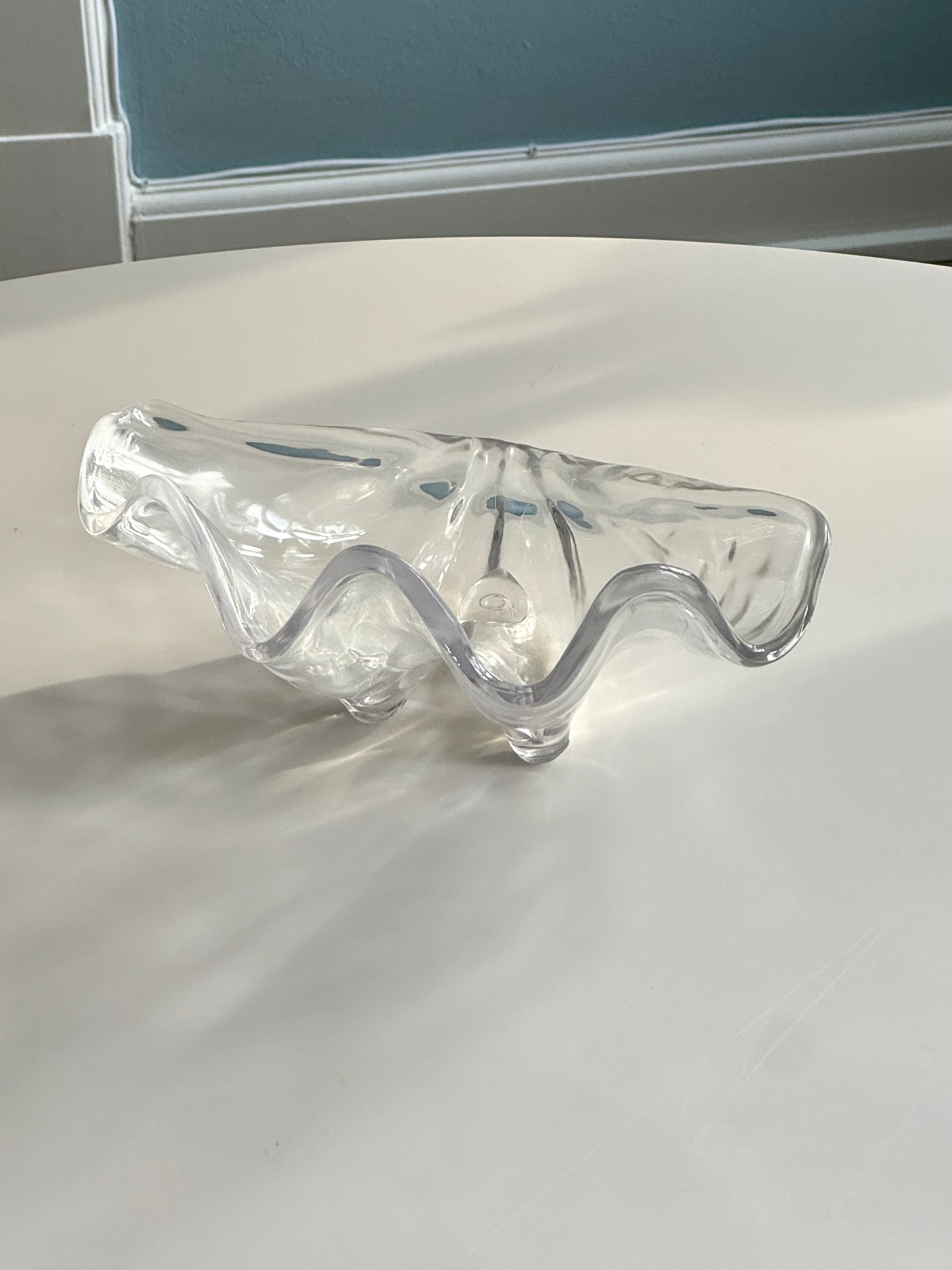 Clear clam bowls