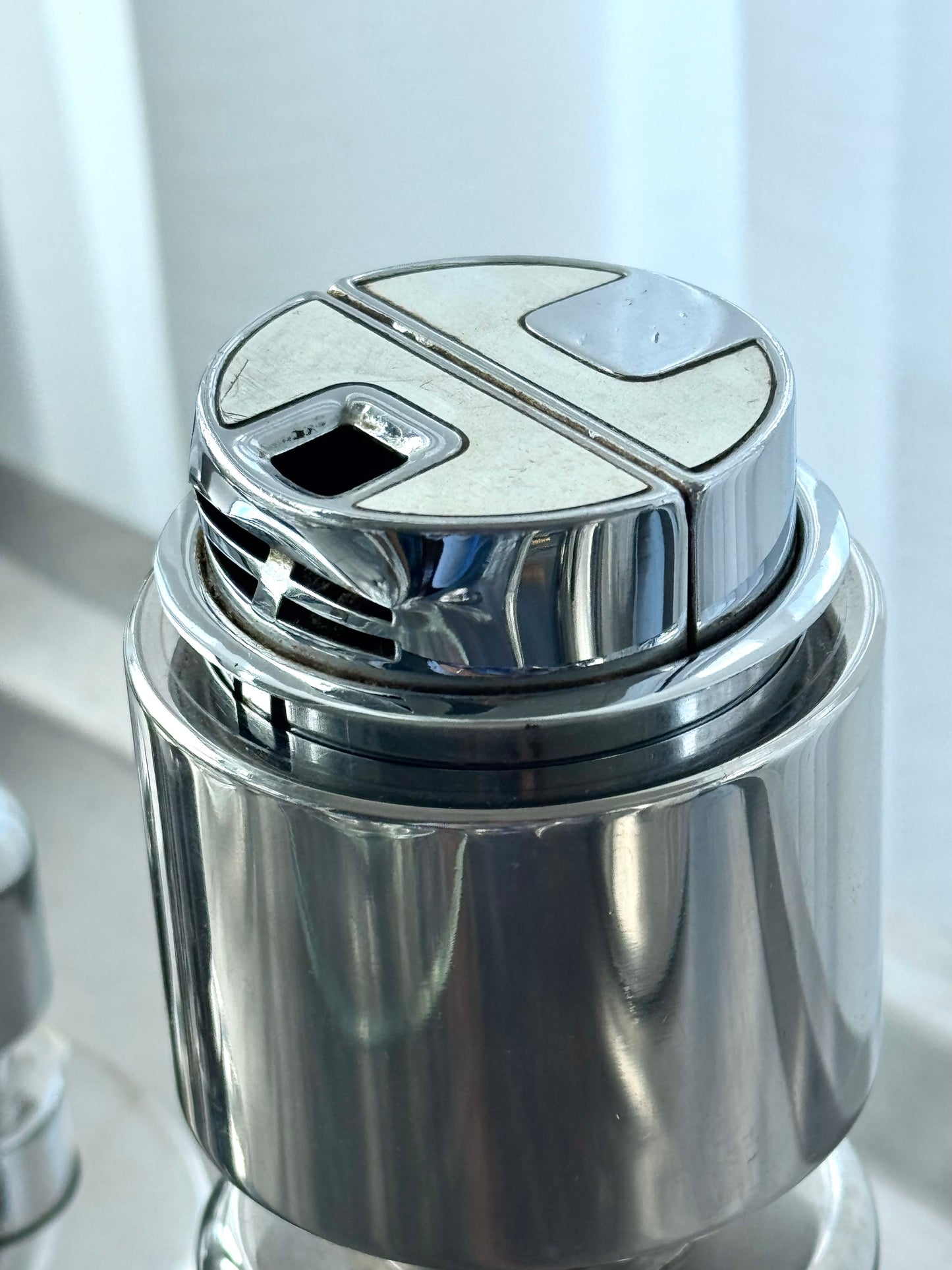 Table lighter