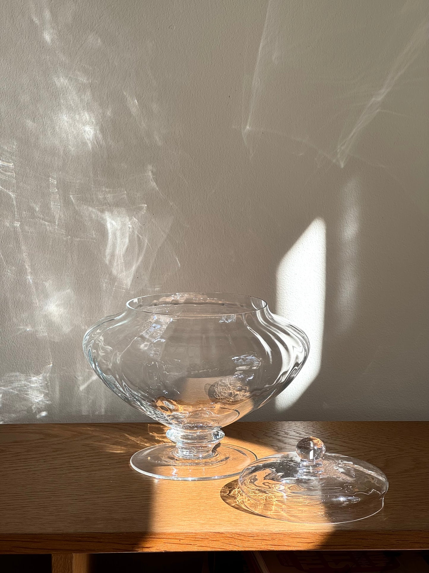 Glass bonbonniere