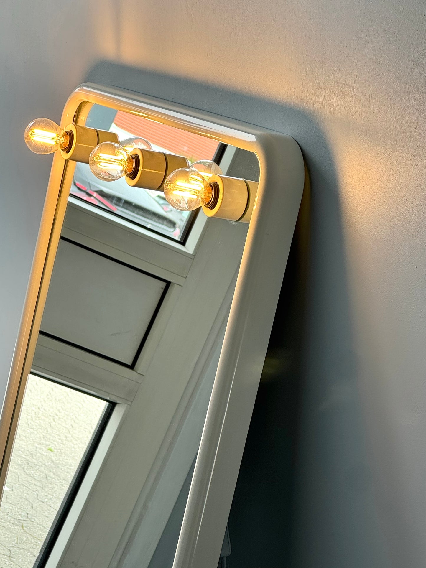 Space age mirror