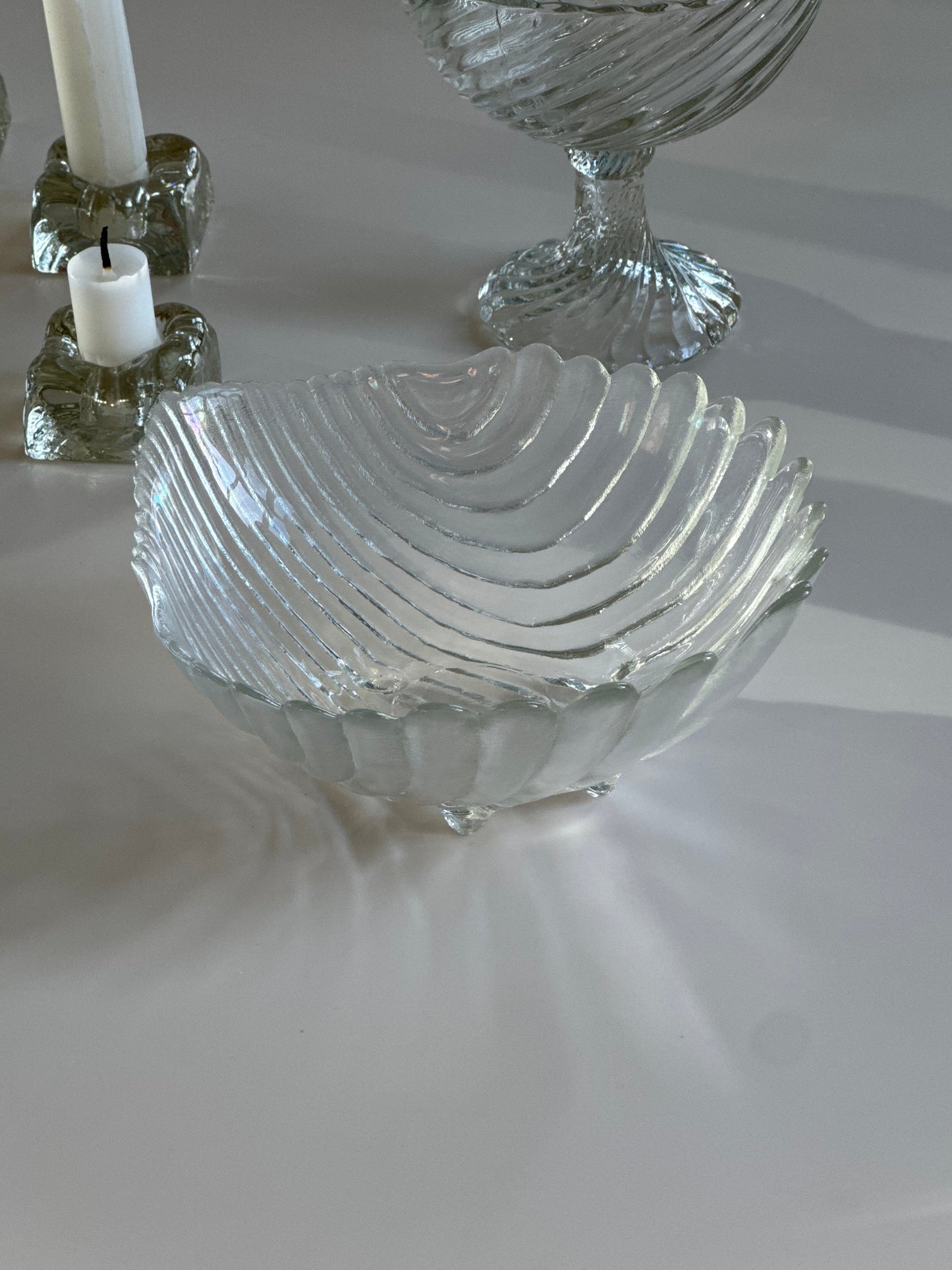 Clear clam bowl