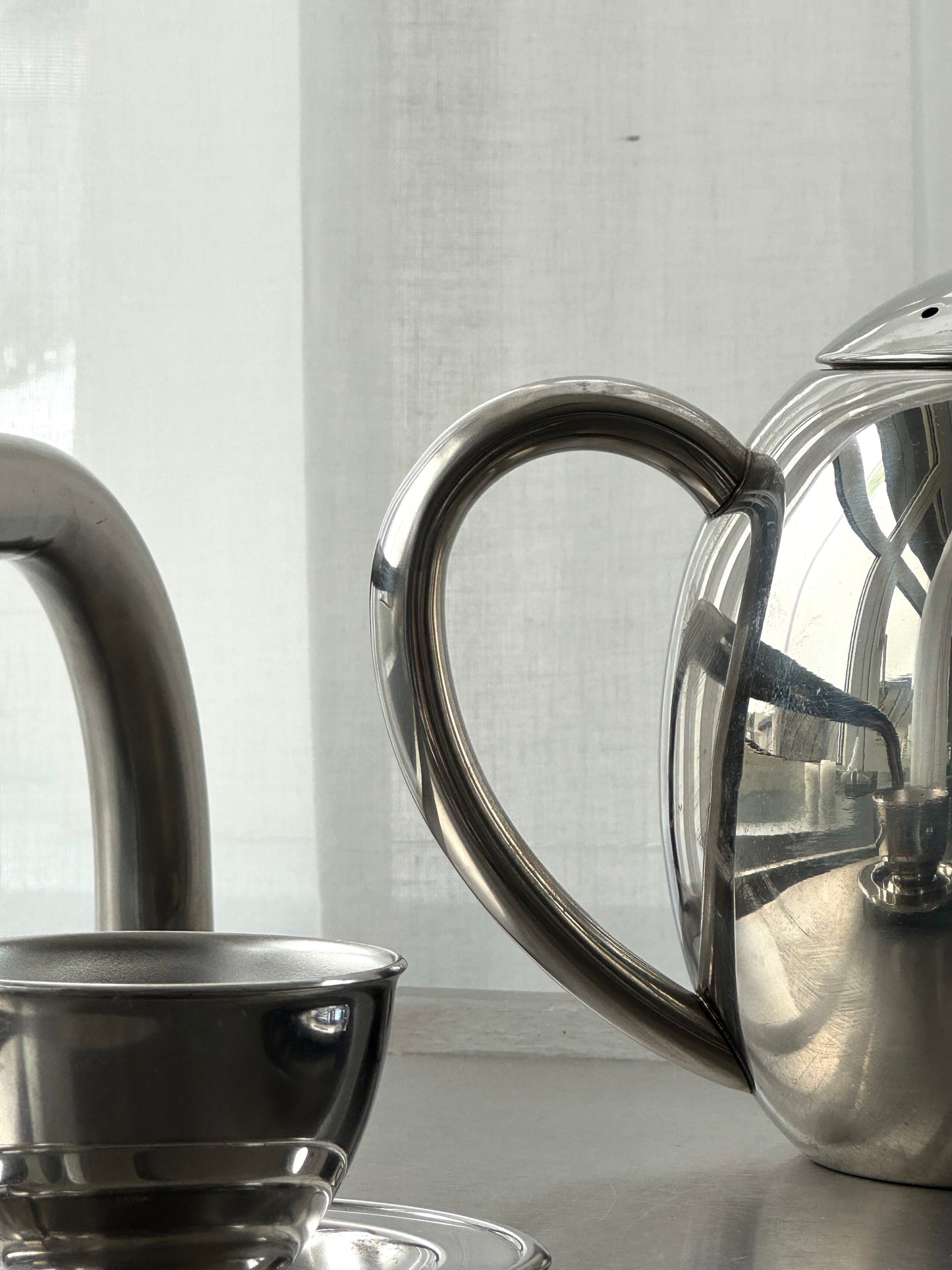 Steel tea pot