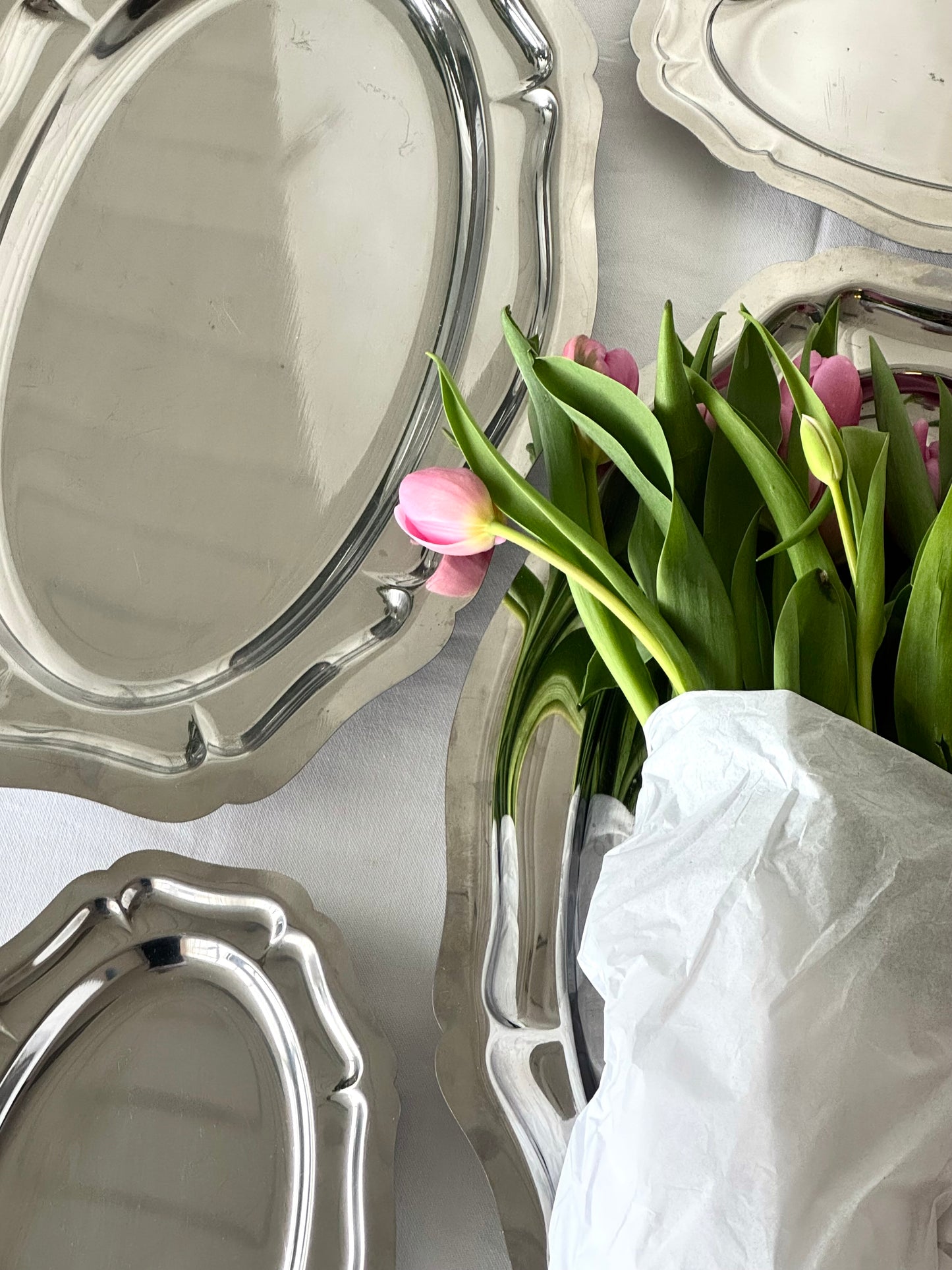 Ruffled dishes