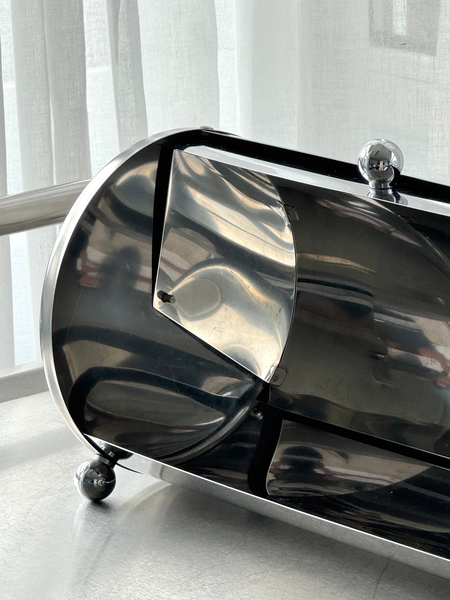 Chrome bread case