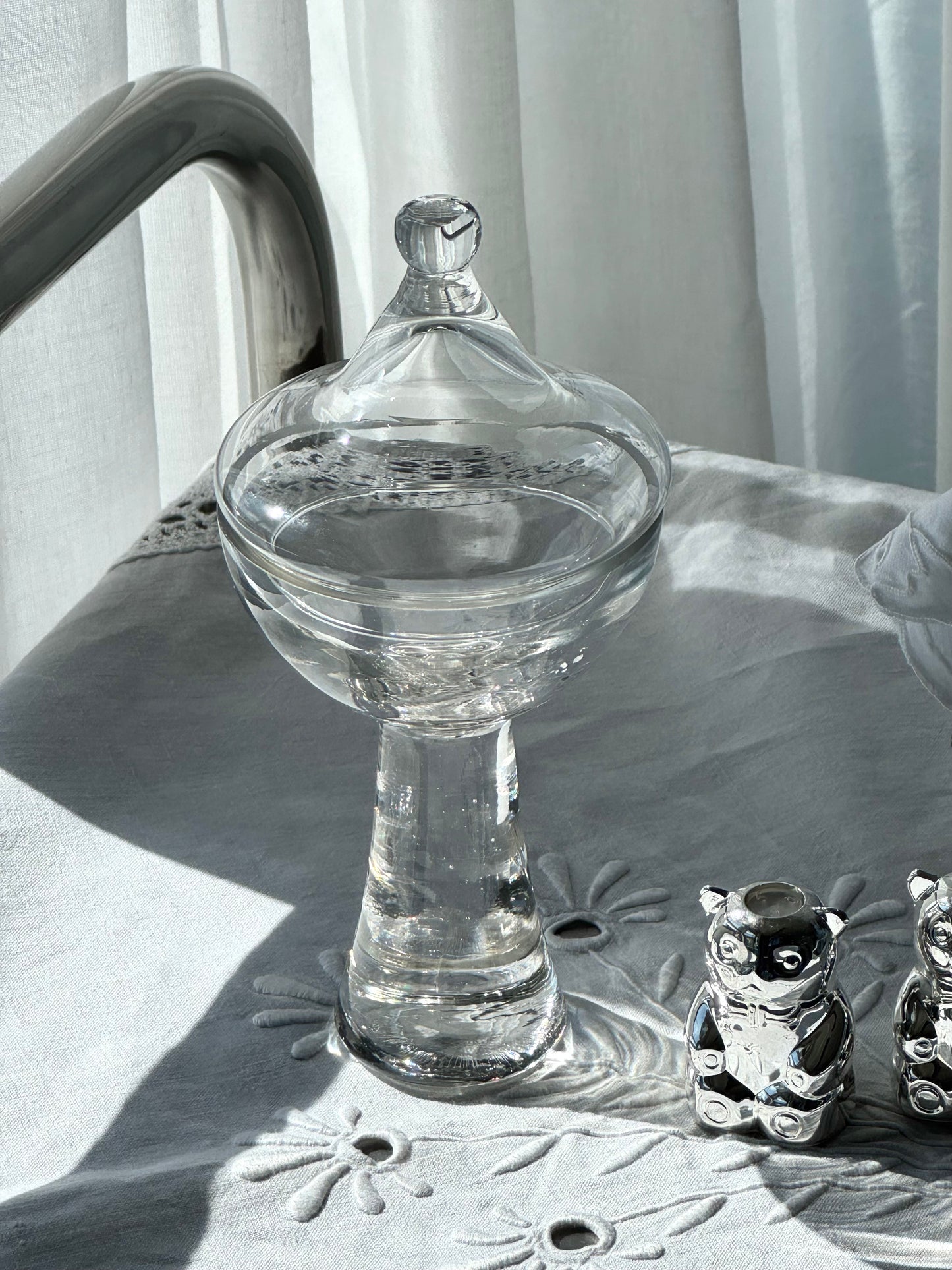 Chunky glass bonbonniere