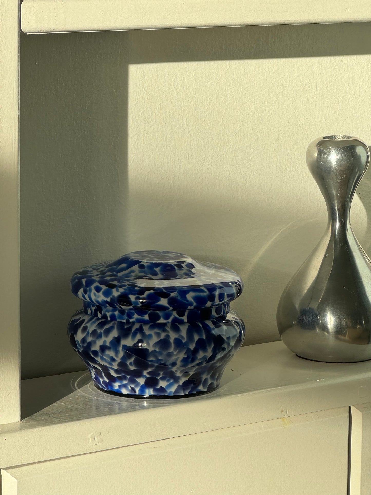 Blue spotted bonbonniere