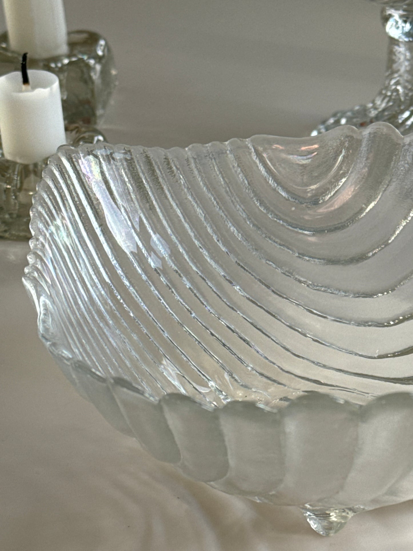 Clear clam bowl