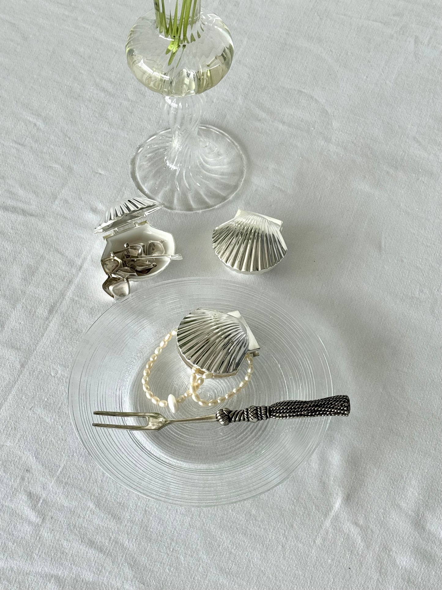 Silver plated clam