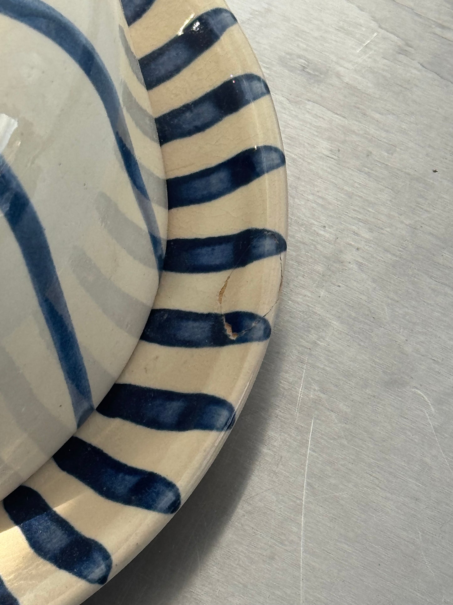 Serving dish with lid
