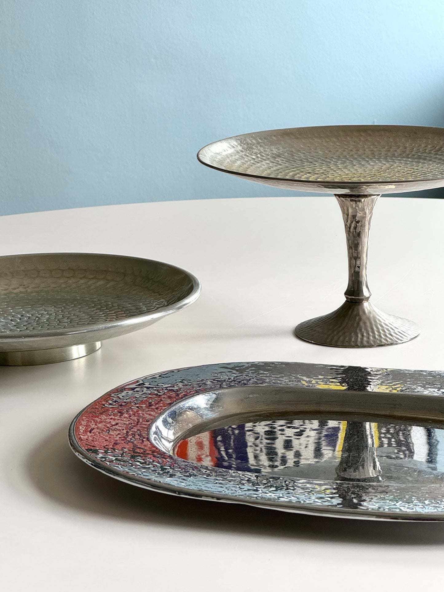 Hammered cake dish