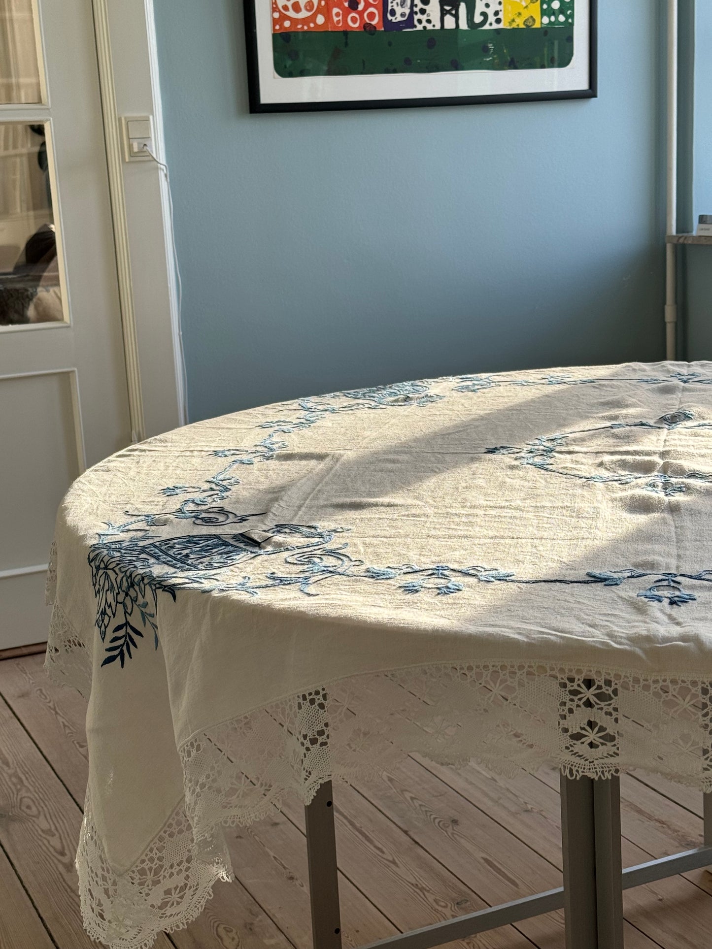 Blue detailed table cloth