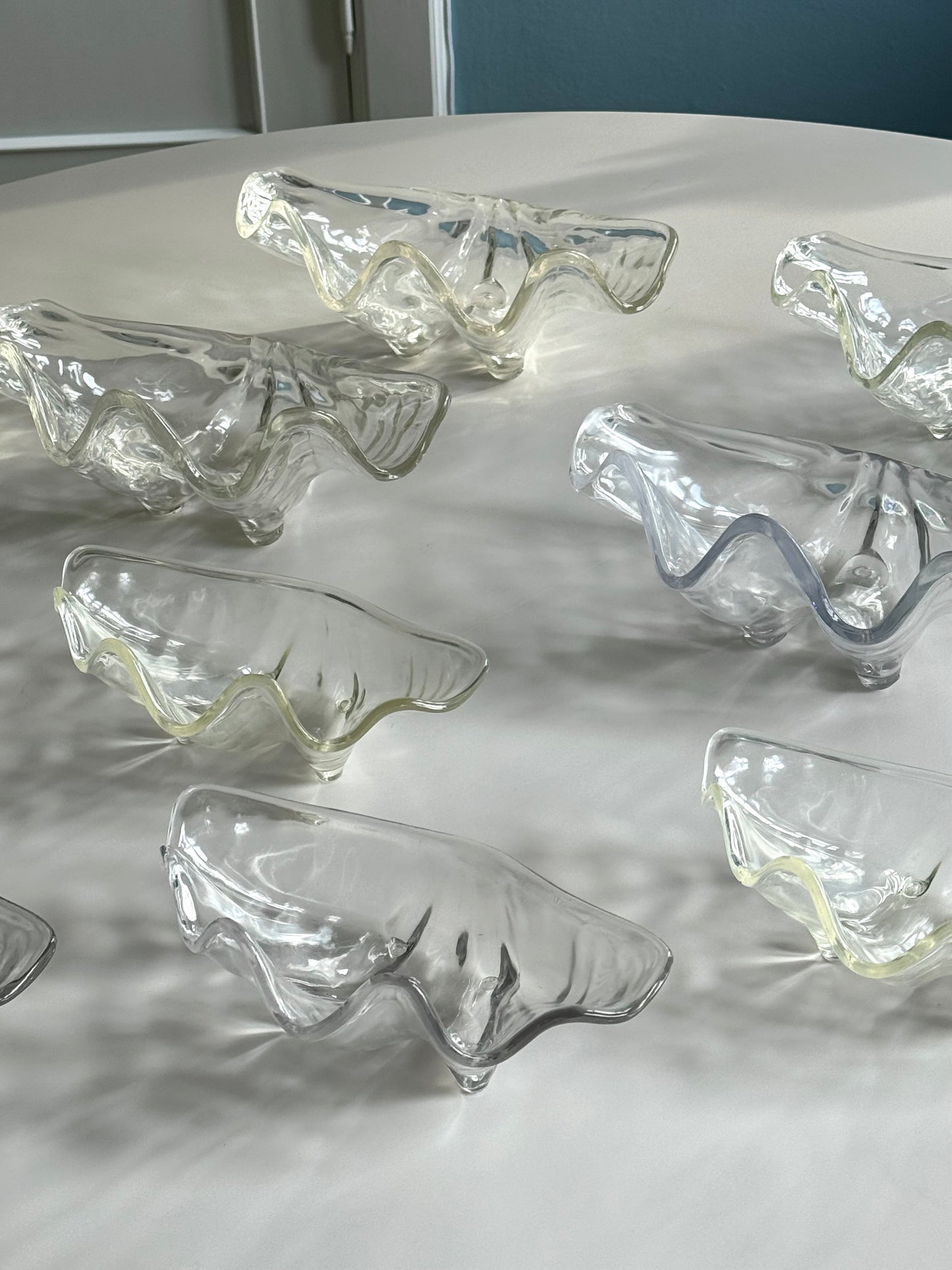 Clear clam bowls