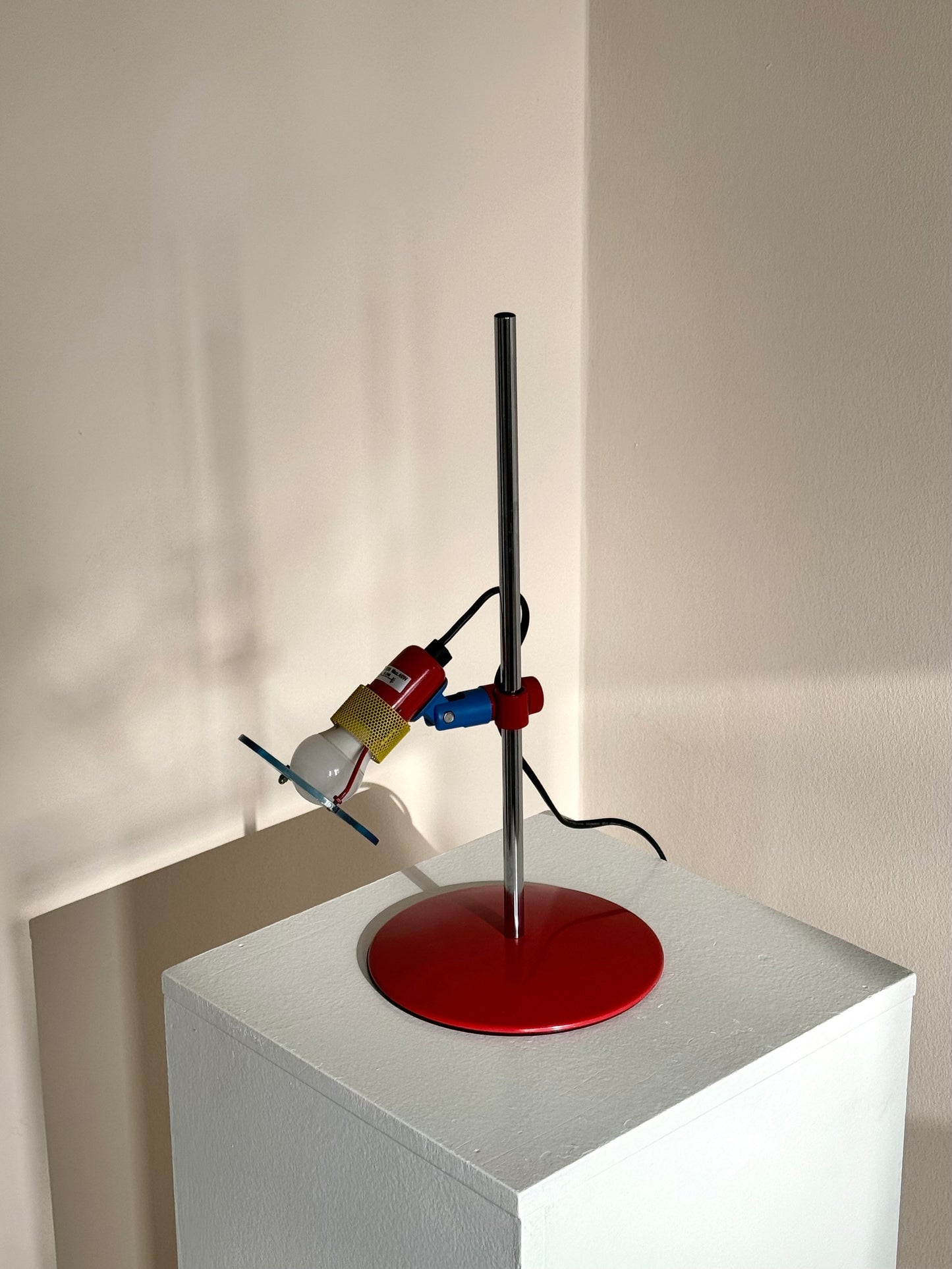 Desk lamp