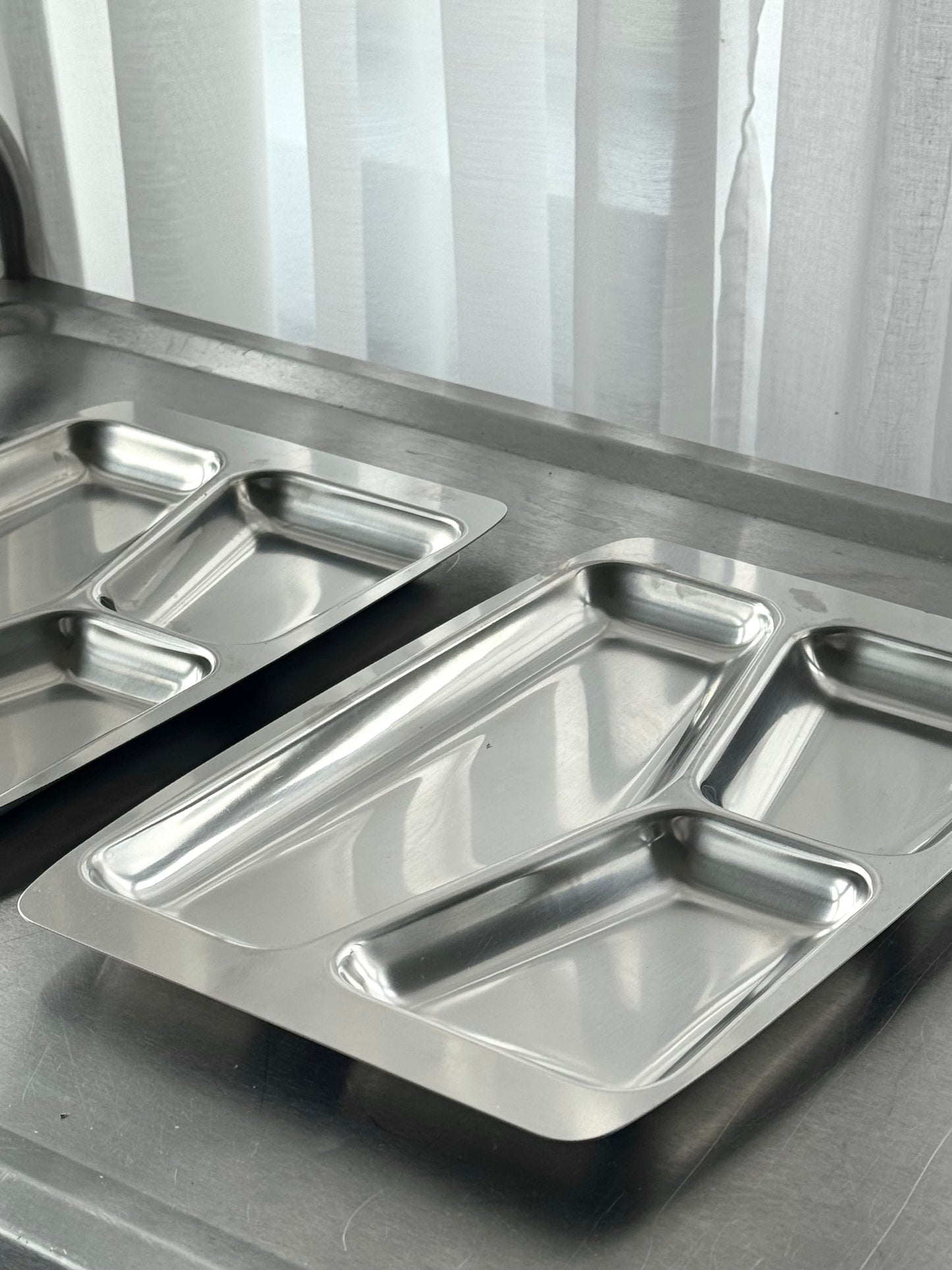 Steel dishes