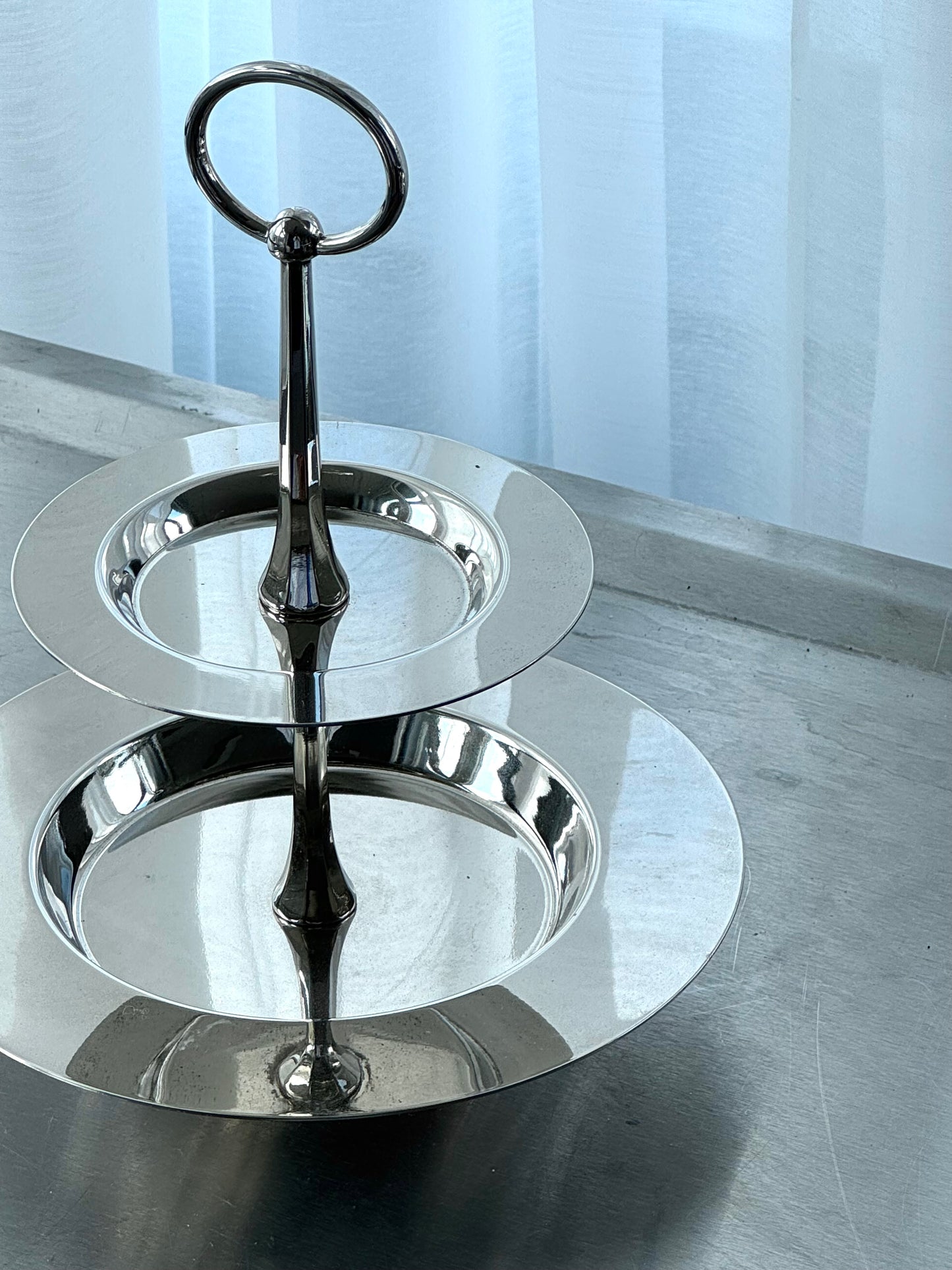 Small etagere