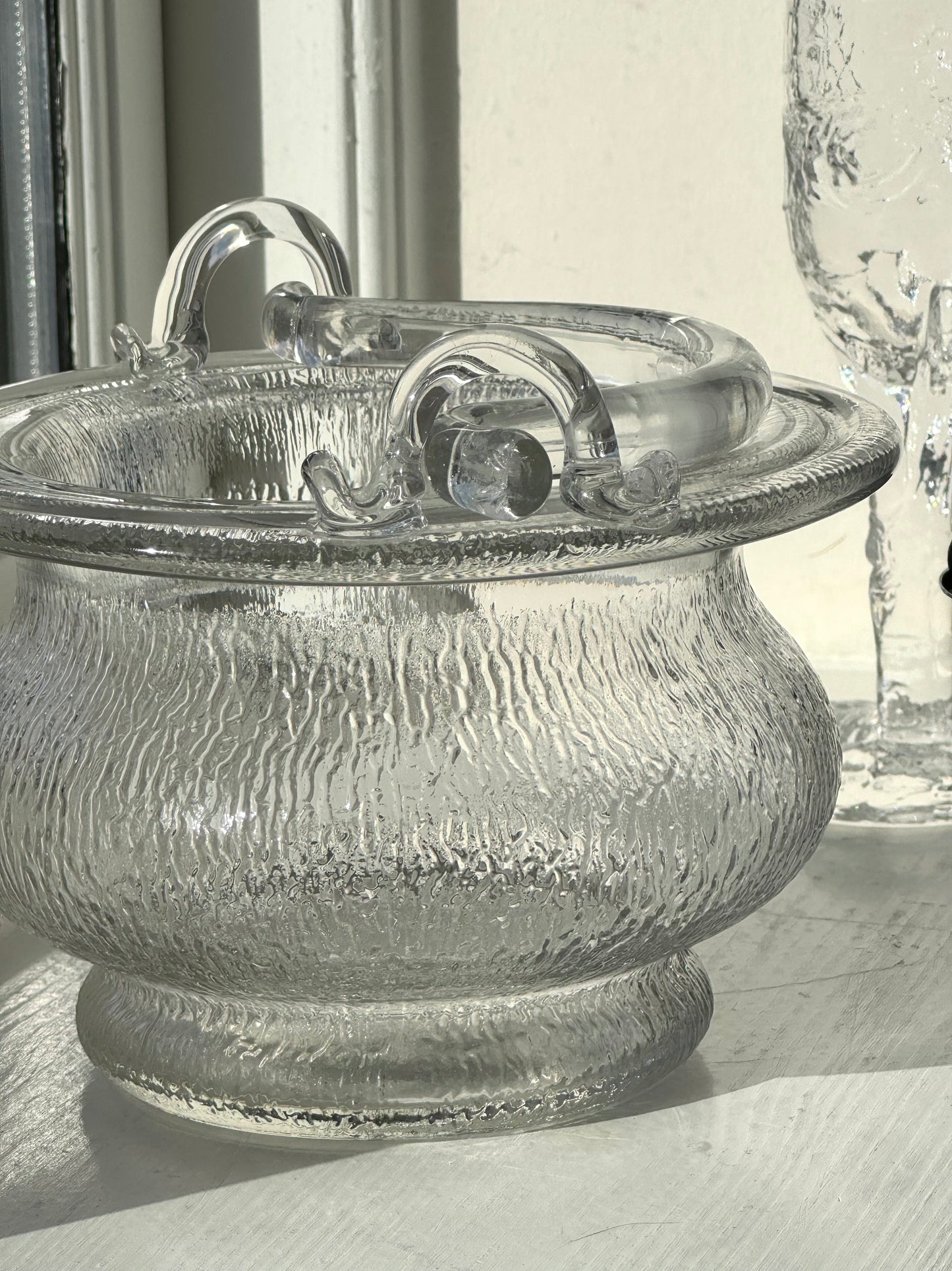 Ice bucket