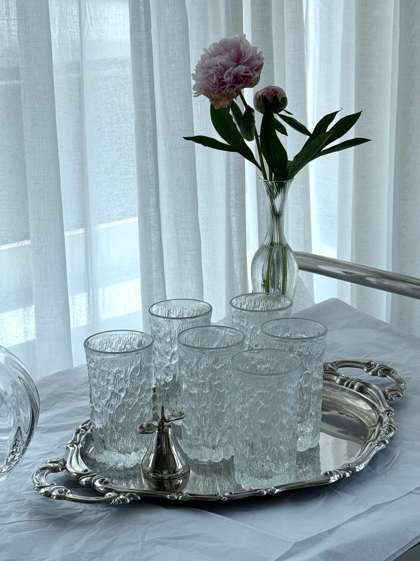 Structured glasses