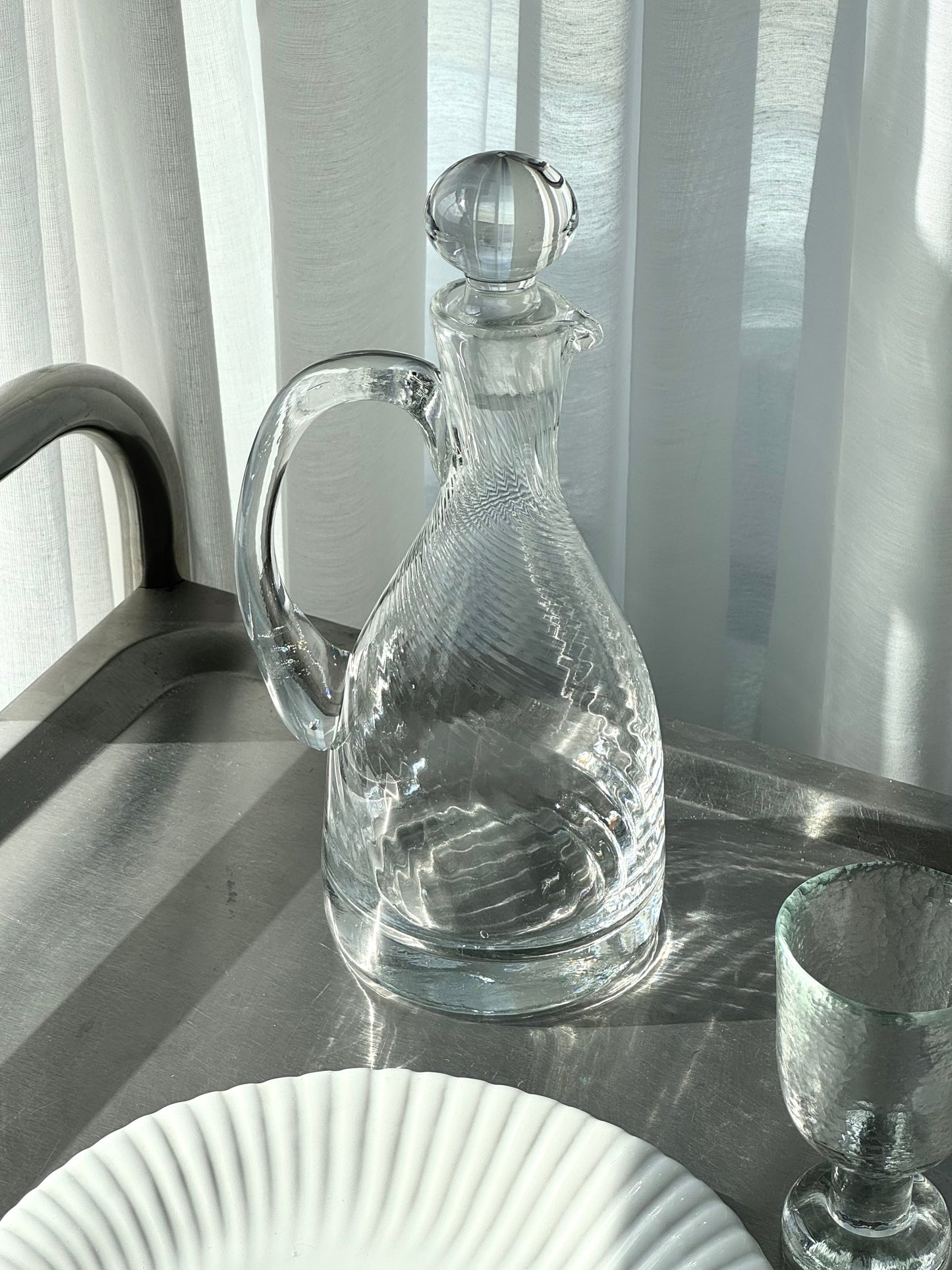 Swirling carafe