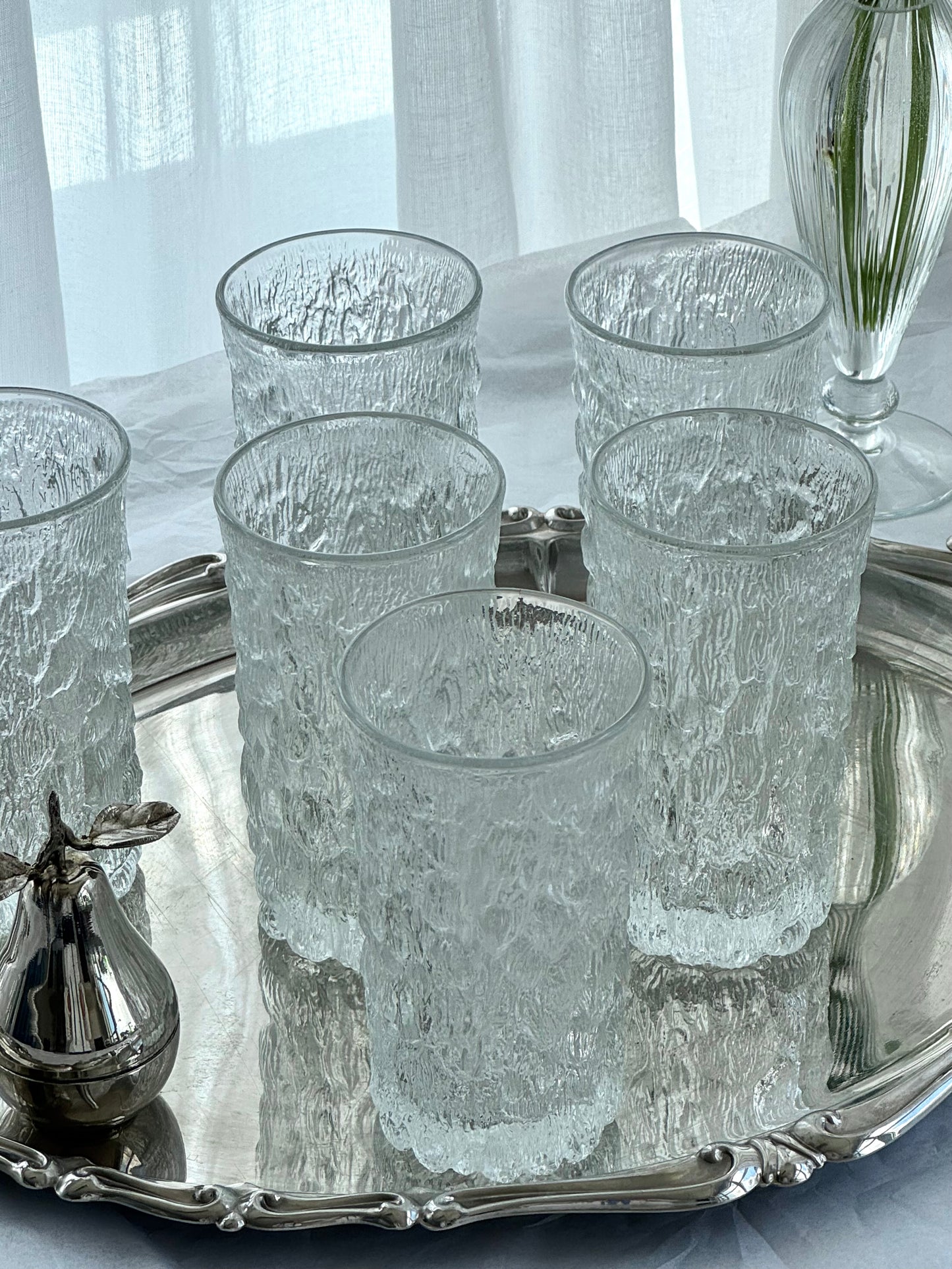 Structured glasses