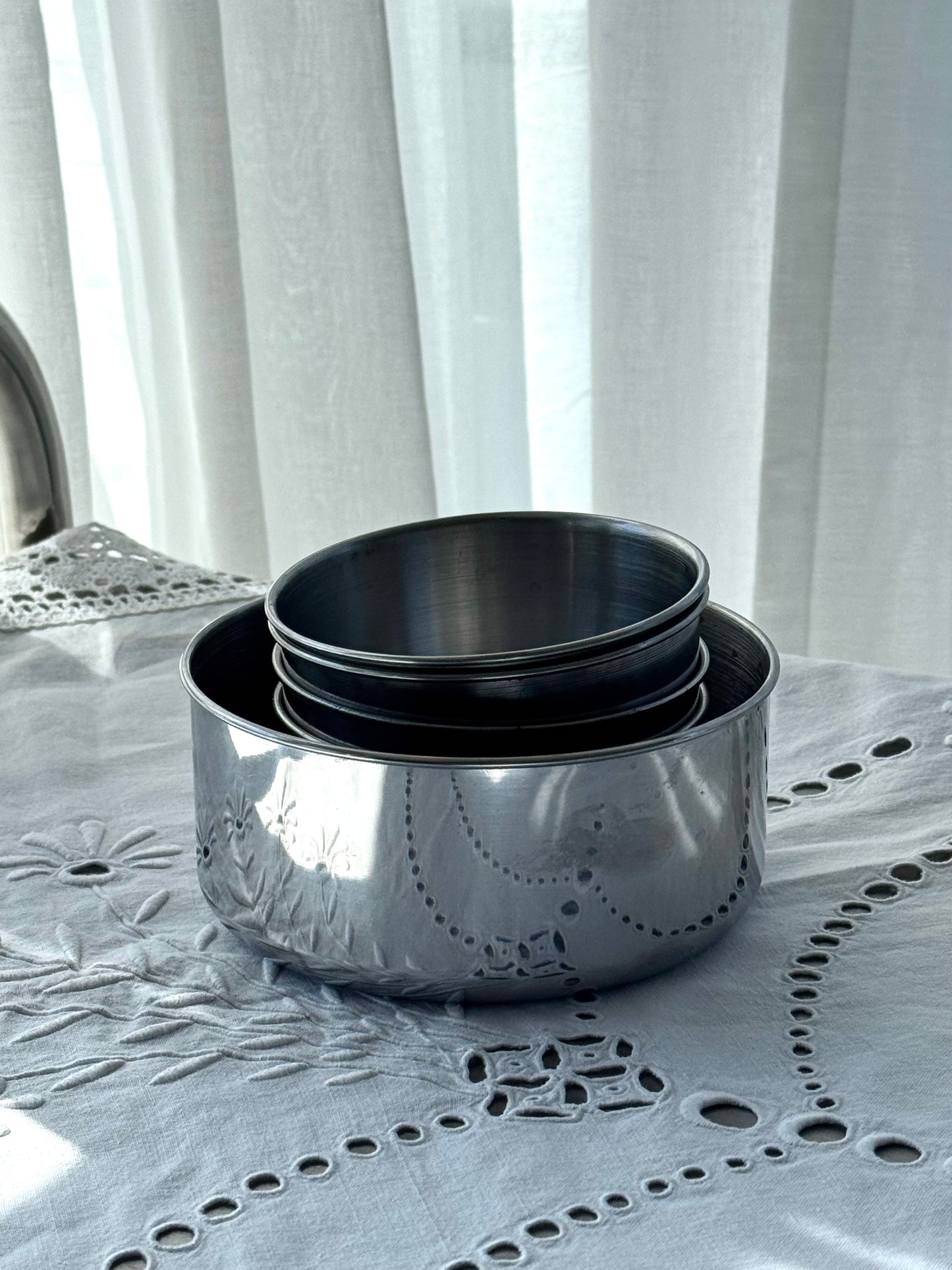 Steel bowls