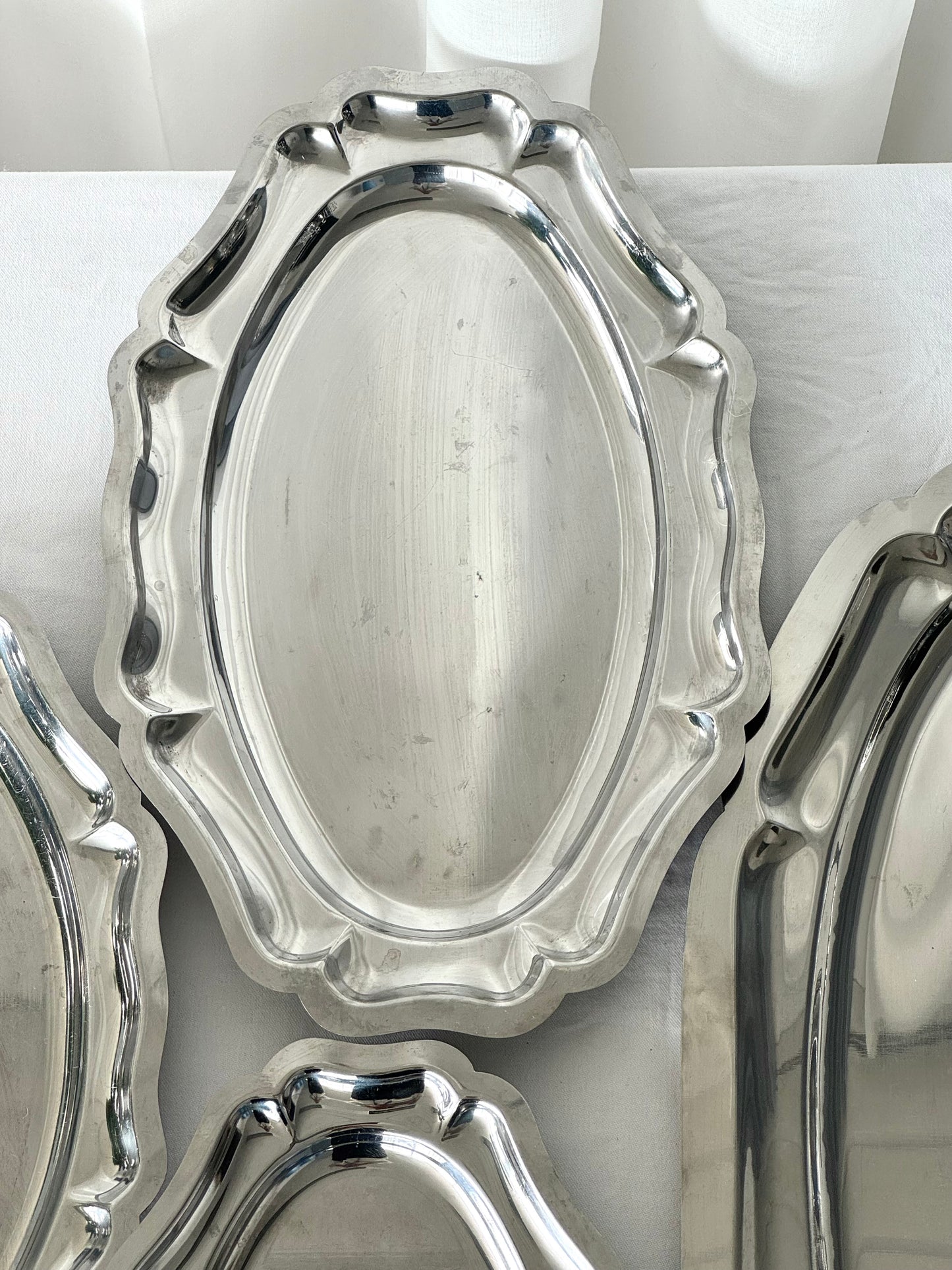 Ruffled Italian dishes slim