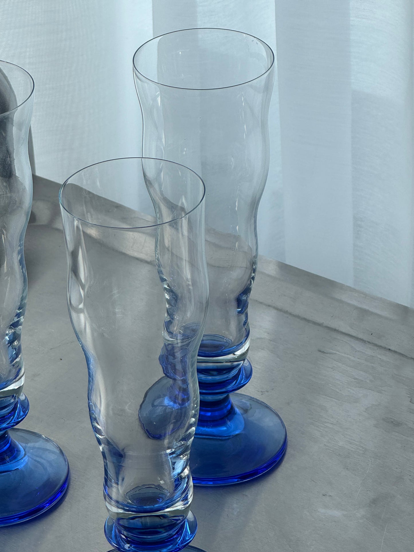 Wavy glasses