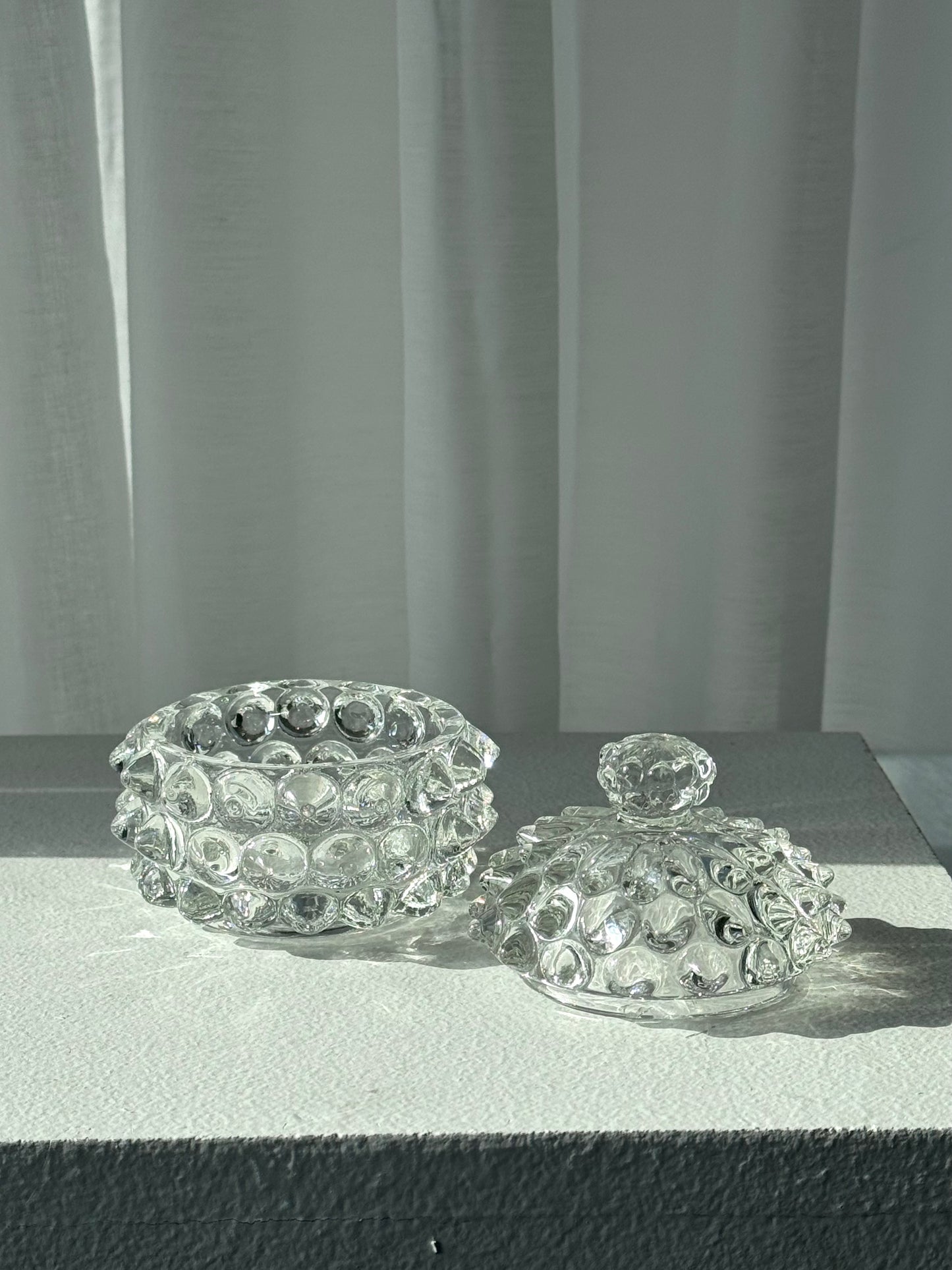Spiked bonbonniere