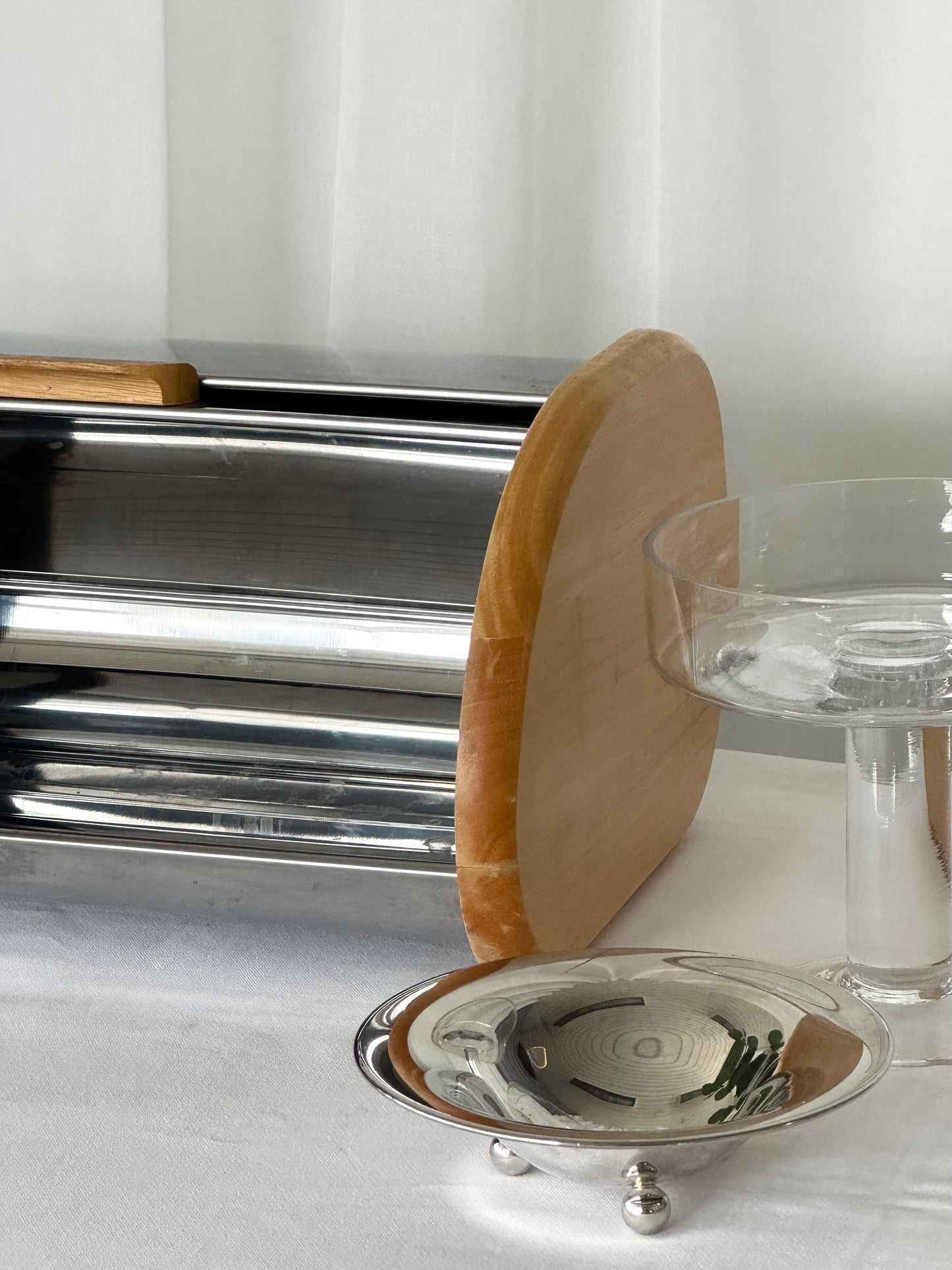 Bread case