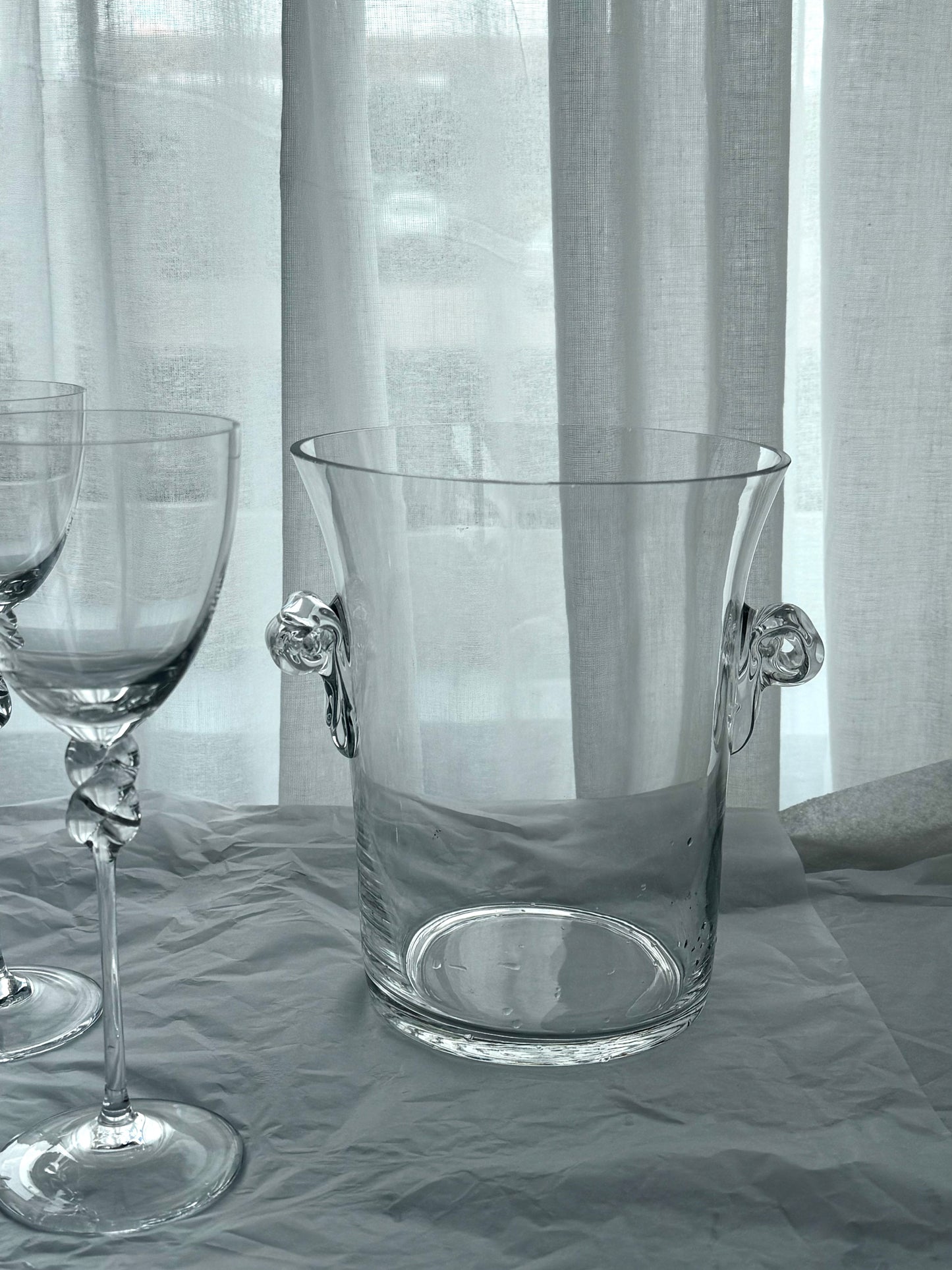 Wine cooler / ice bucket