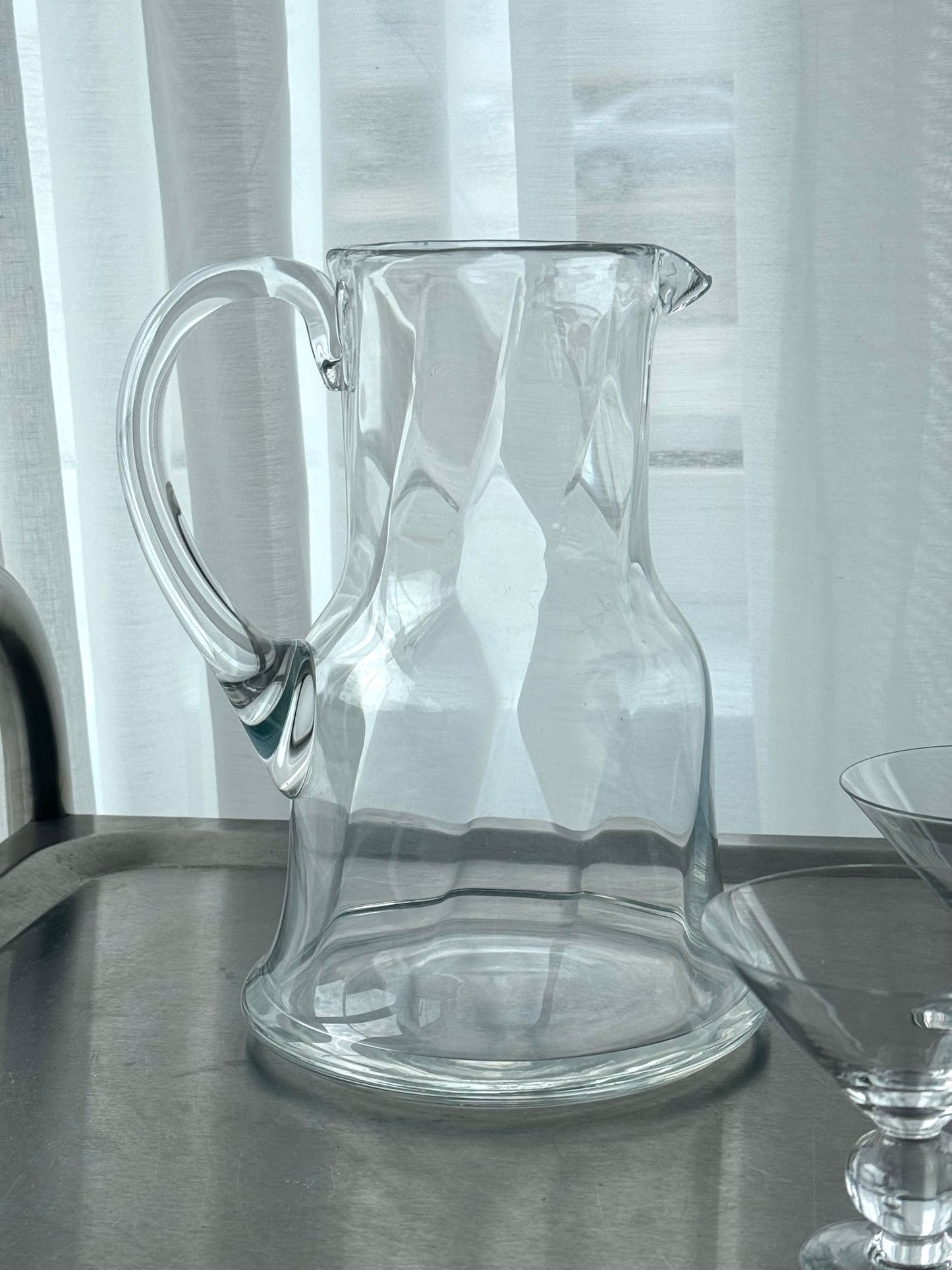 Swirling jug