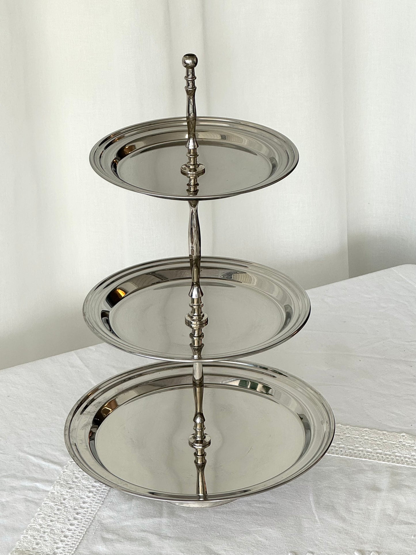 Tall etagere